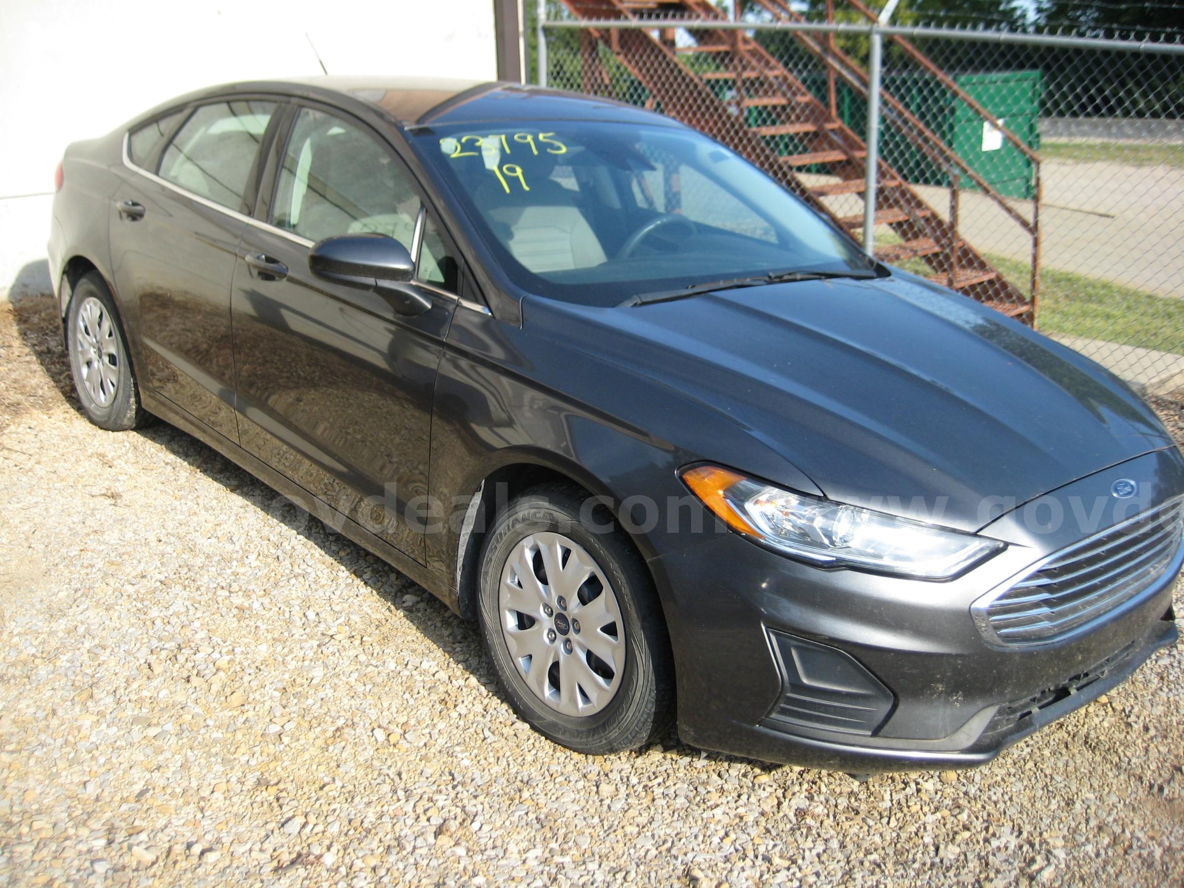 2019 Ford Fusion Ford Fusion Government Surplus Auction - Photo #4