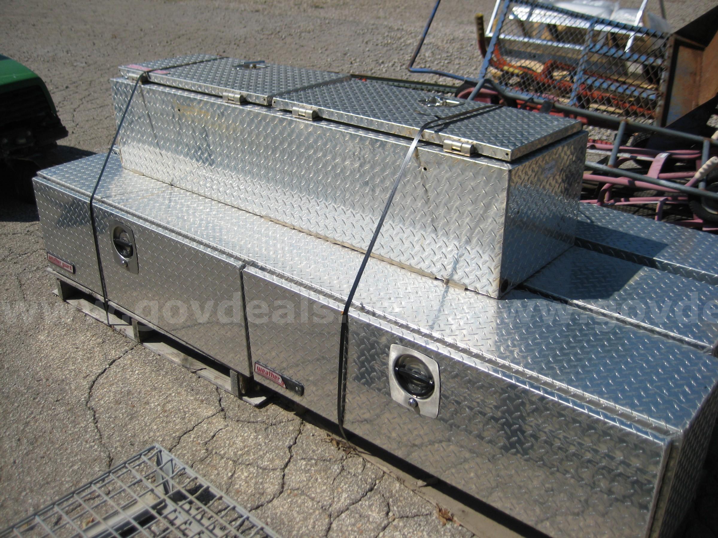 1 LOT OF 4 TOOL BOXES  WEATHER GUARD Government Surplus Auction - Photo #2