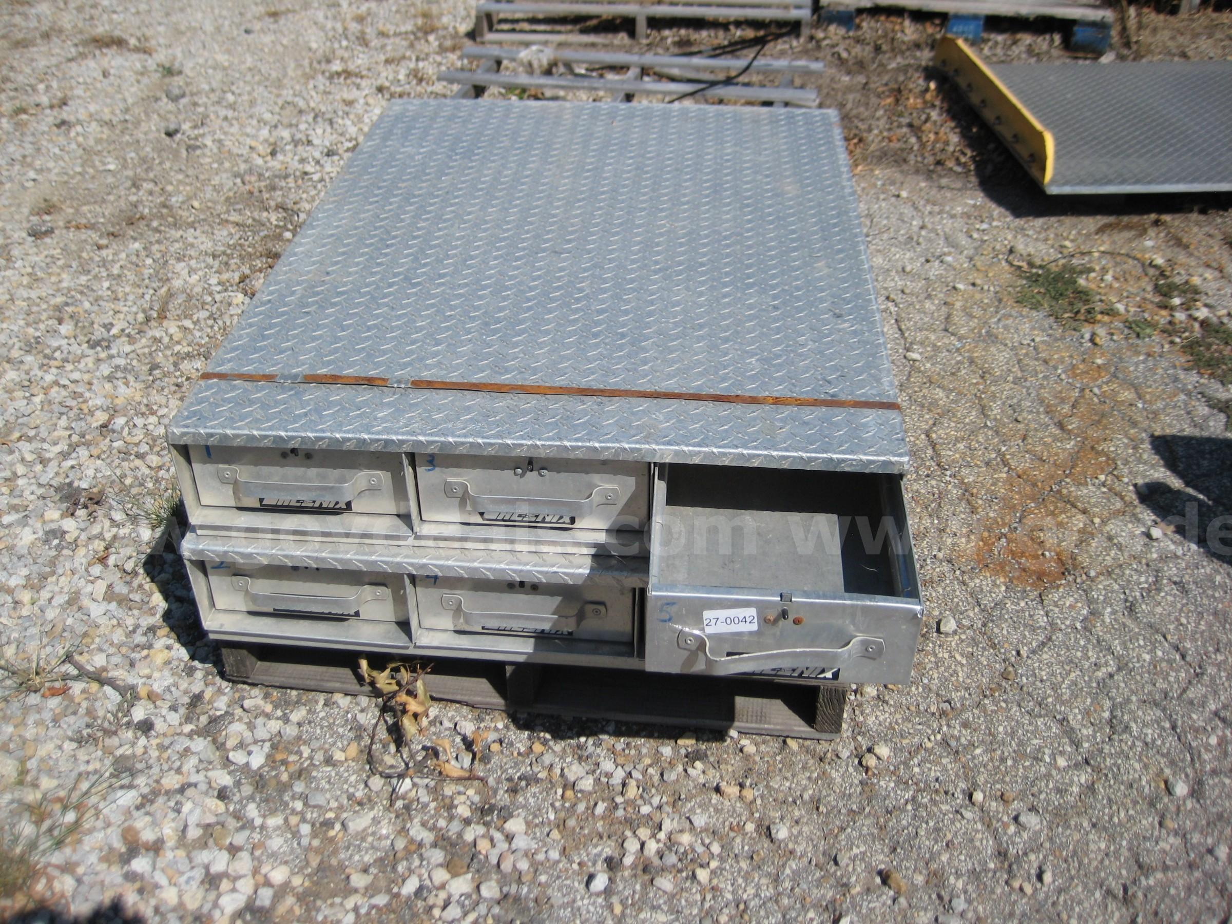 1 LOT OF 2 ALUNINUM PARTS BINS  DIAMOND PLATE Government Surplus Auction - Primary Photo