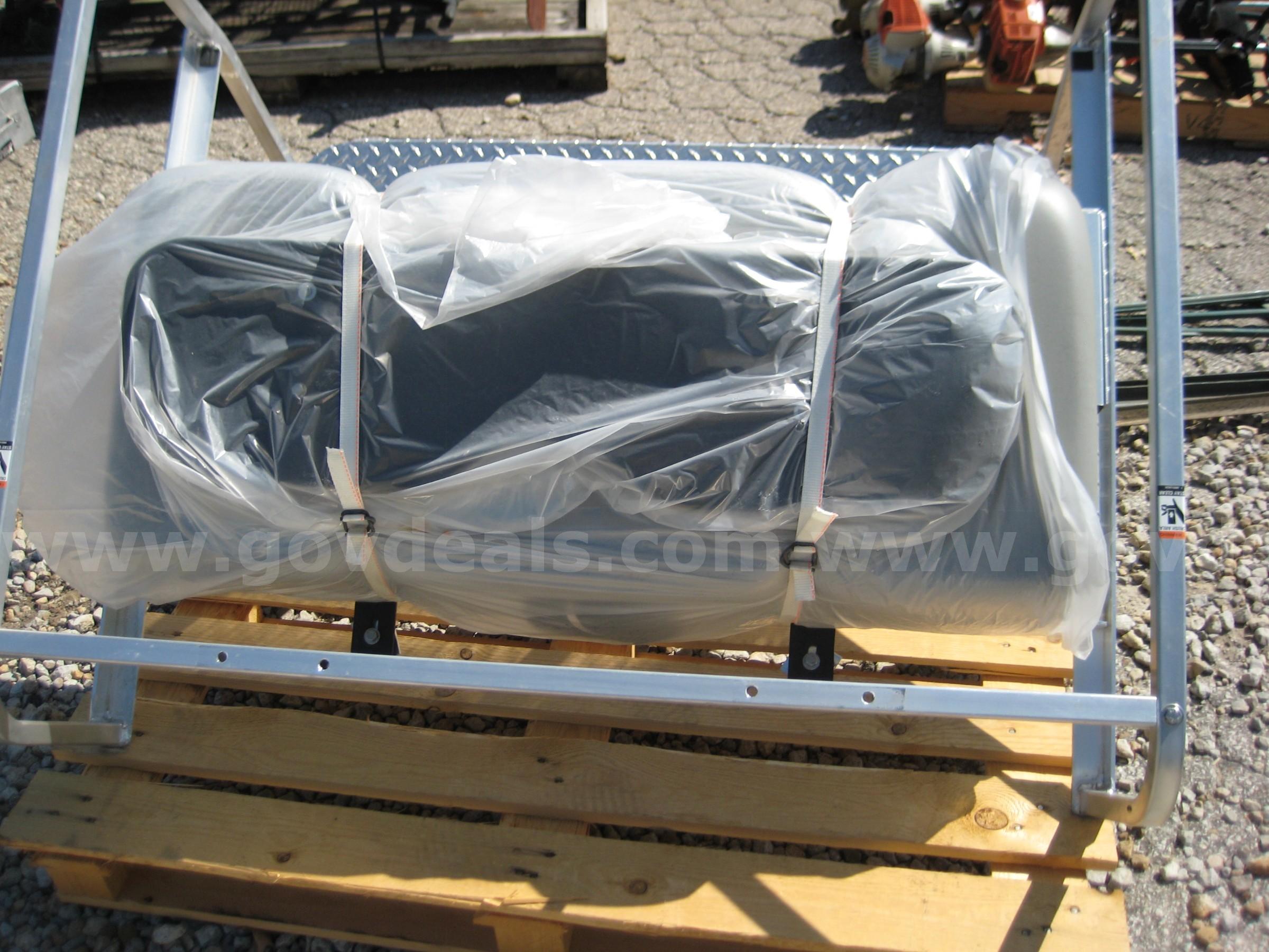 1 LOT EA GOLF CART BACK SEAT & RACK  SEAT Government Surplus Auction - Photo #2