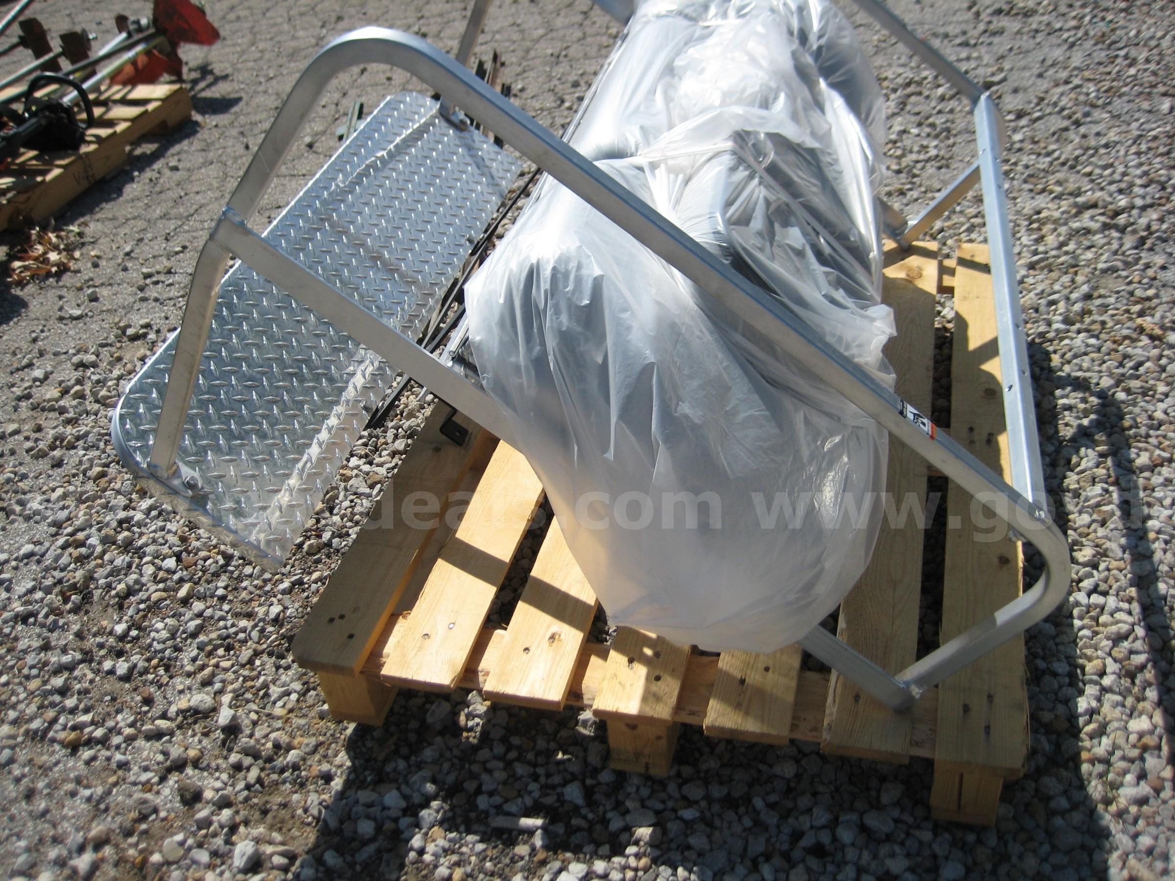 1 LOT EA GOLF CART BACK SEAT & RACK  SEAT Government Surplus Auction - Photo #3