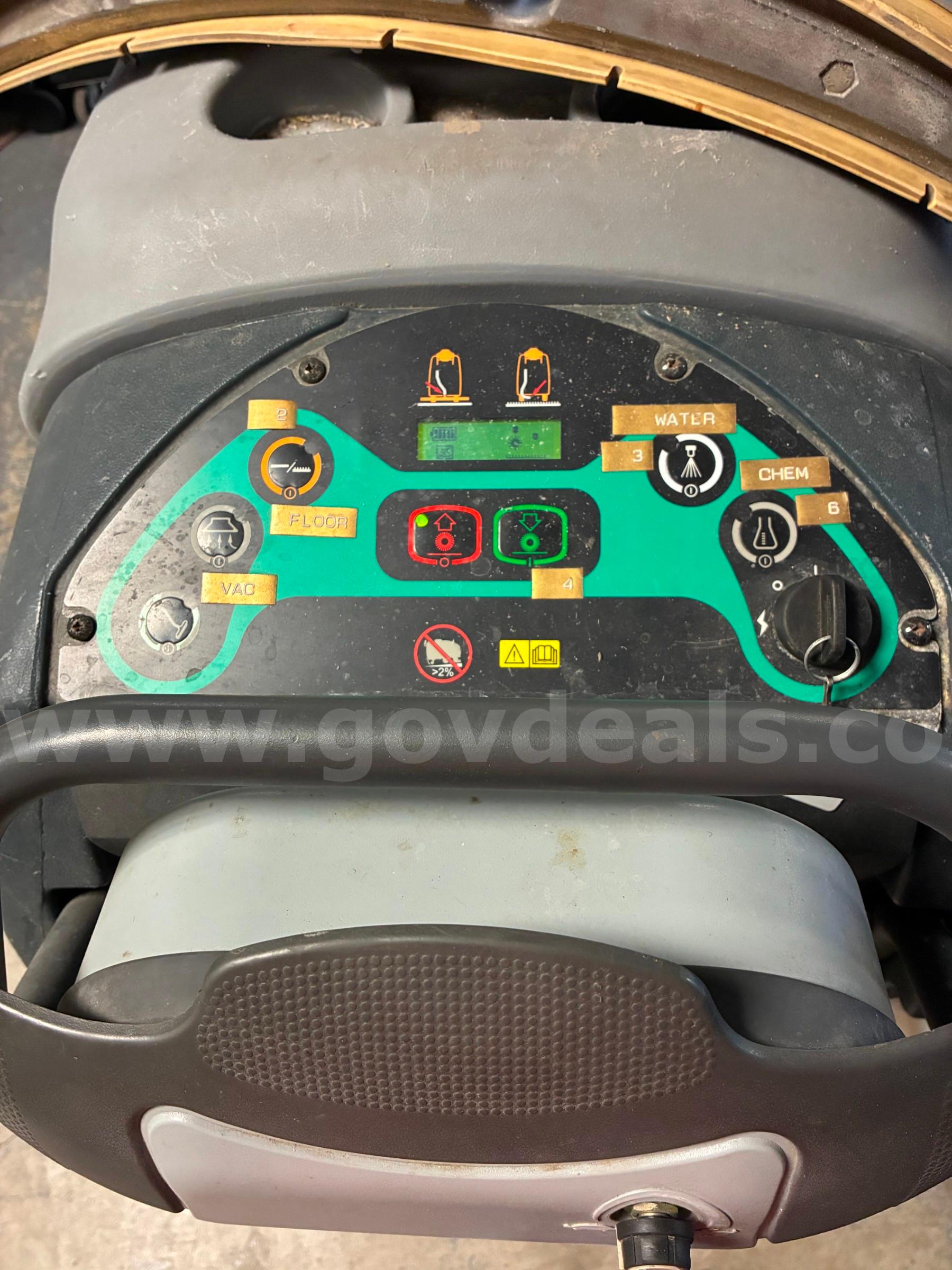 Adphibian Floor scrubber   Government Surplus Auction - Photo #4