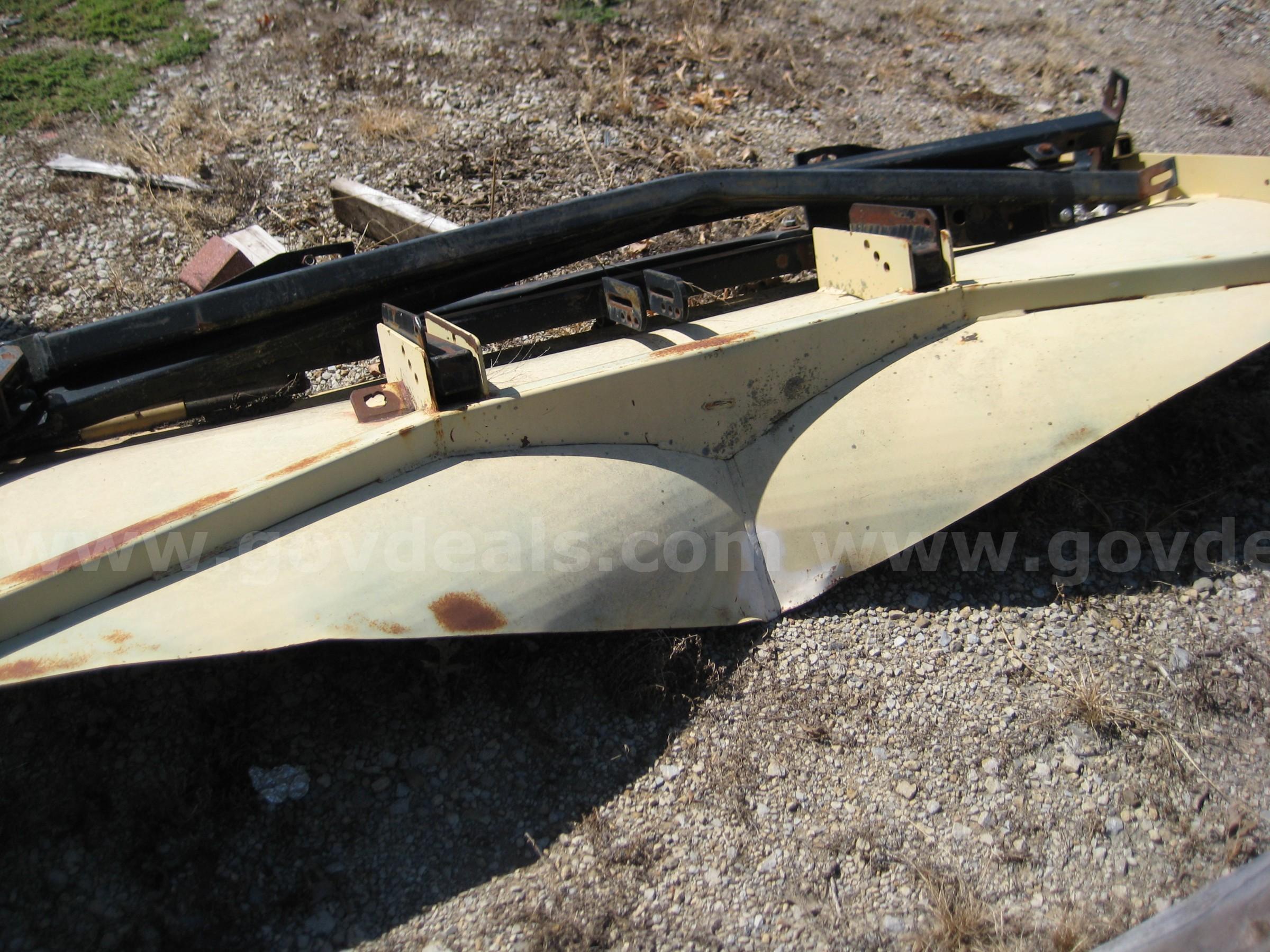 1 ea. SNOW PLOW BLADE YELLOW  7' Government Surplus Auction - Photo #2