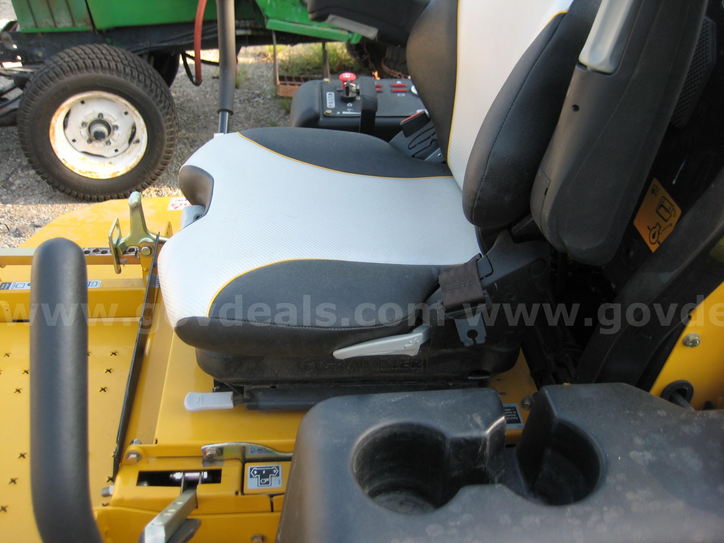 1 EA. HUSTLER MOWER O TURN Hustler DIESEL 72" Government Surplus Auction - Photo #4