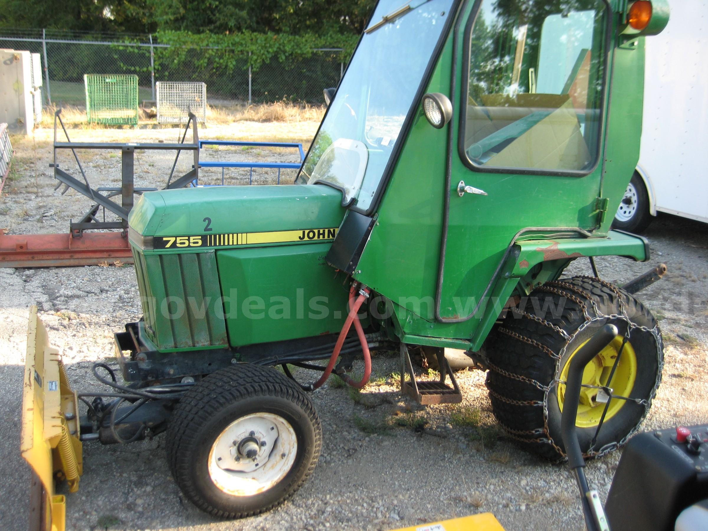 1 EA. JOHN DEERE 755 SNOW TRACTOR John Deere 755 Government Surplus Auction - Photo #3