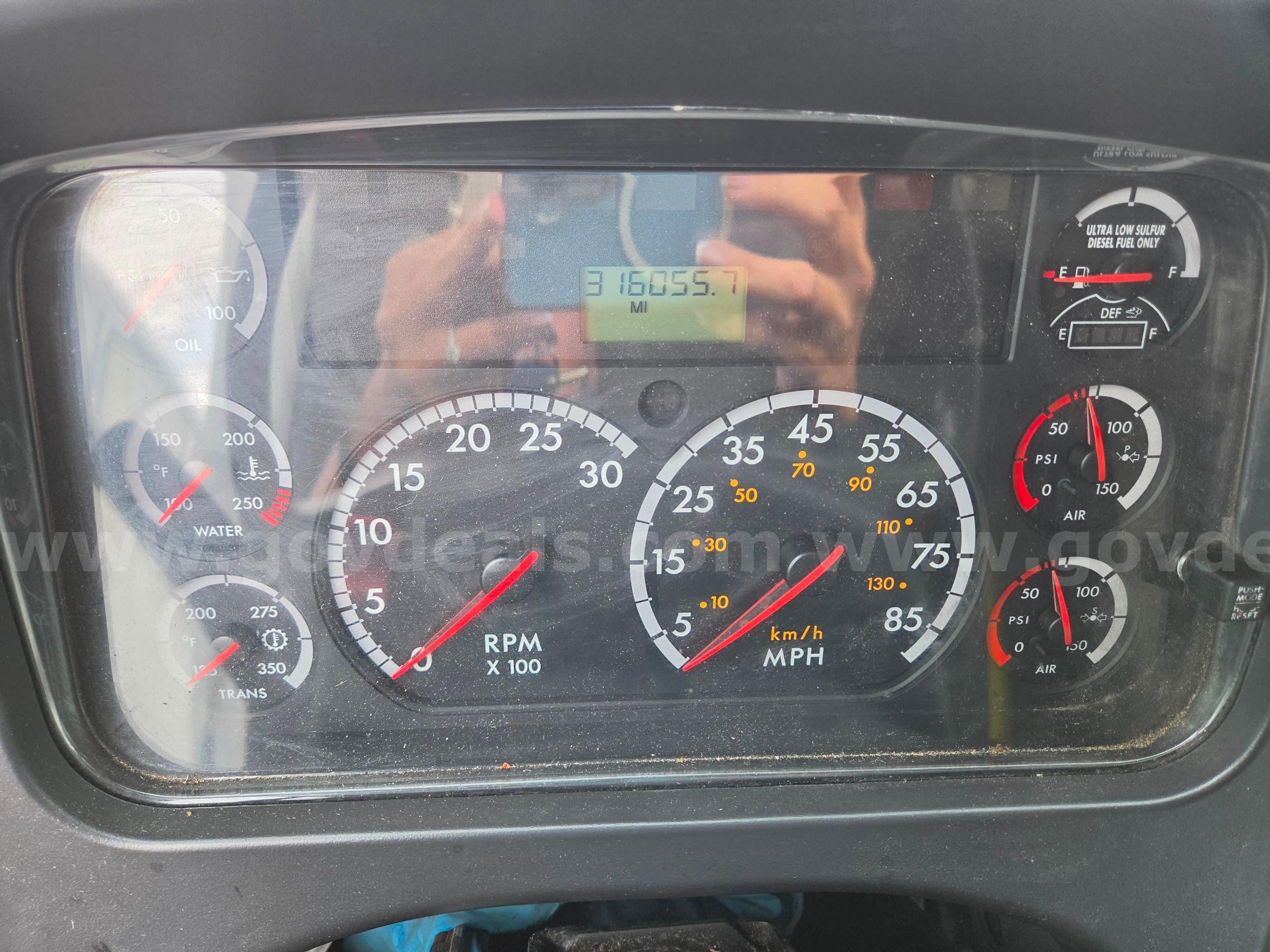2015 Freightliner M2 106 Freightliner 106 Government Surplus Auction - Photo #2