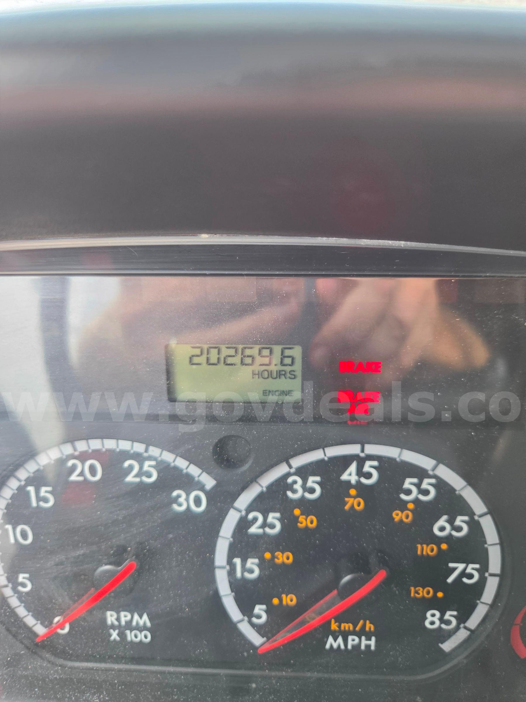 2015 Freightliner M2 106 Freightliner 106 Government Surplus Auction - Photo #3
