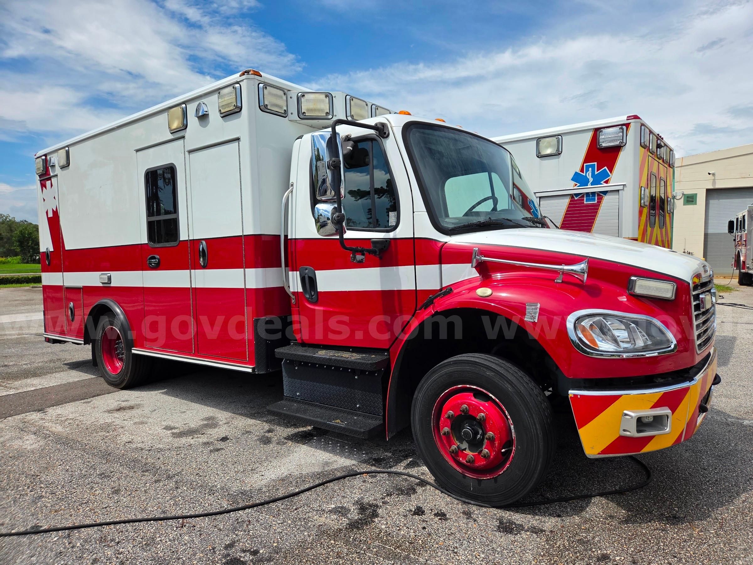 2015 Freightliner M2 106 Freightliner 106 Government Surplus Auction - Photo #5