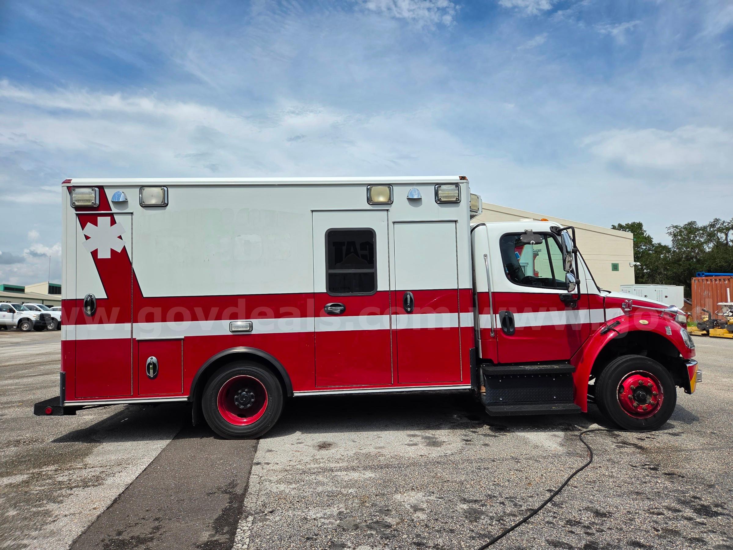 2015 Freightliner M2 106 Freightliner 106 Government Surplus Auction - Photo #6