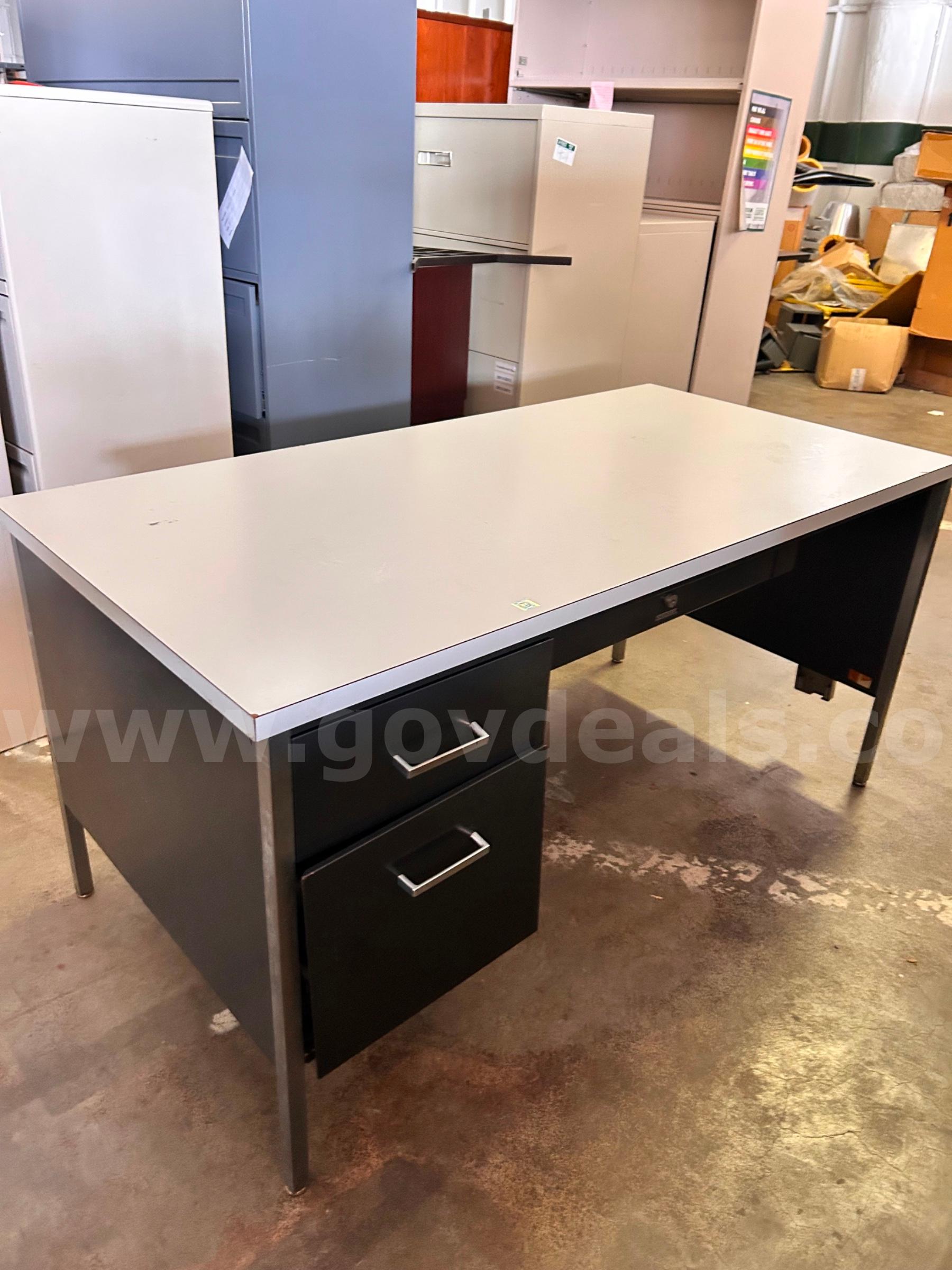 Single-Pedestal Office Desk – Light Gray   Government Surplus Auction - Primary Photo