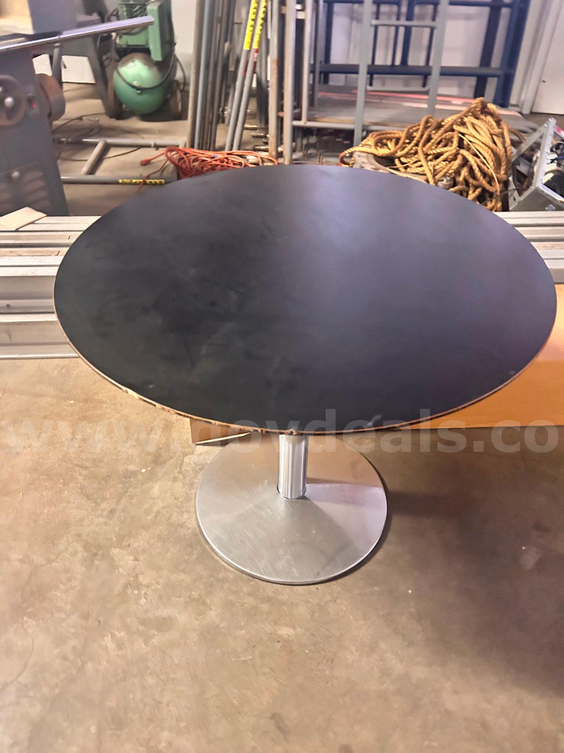 Round pedestal bistro table   Government Surplus Auction - Primary Photo
