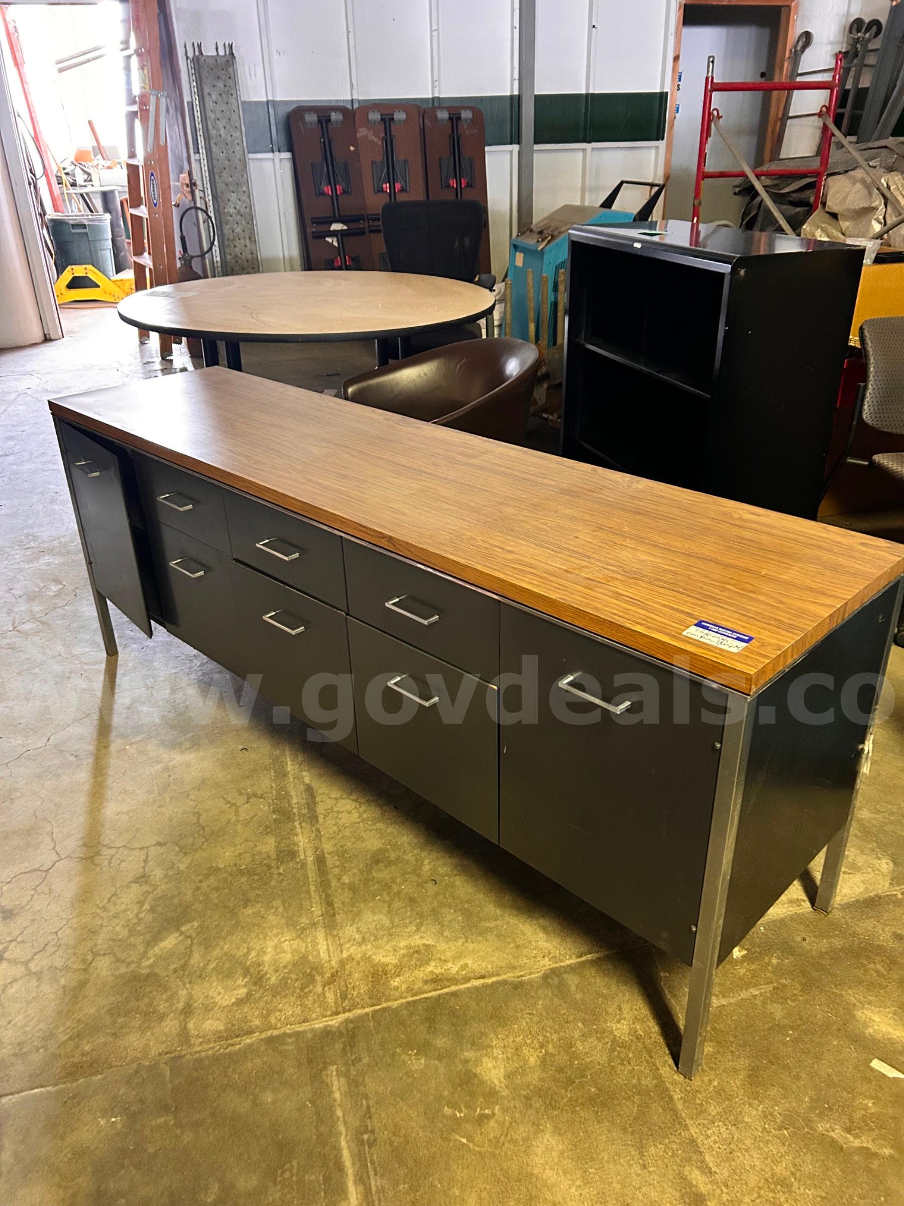 Wood-Grain Top Office Credenza   Government Surplus Auction - Photo #2