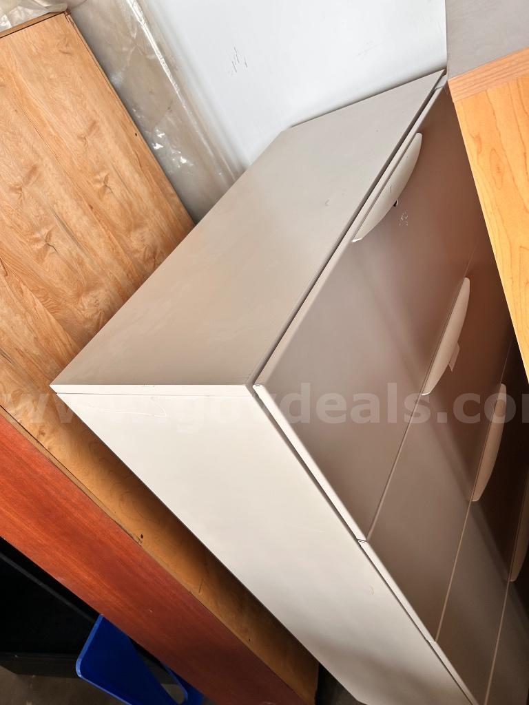 Beige Metal 4-Drawer Lateral Filing Cabinet   Government Surplus Auction - Photo #3