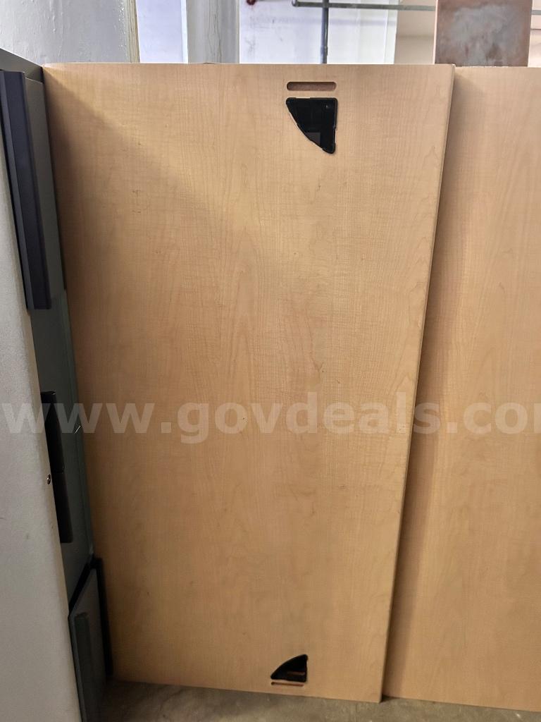 Modular Office Desk Workstation   Government Surplus Auction - Primary Photo