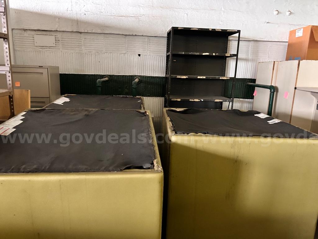 Lot of 13x Modular Lounge Seats & Benches   Government Surplus Auction - Photo #4