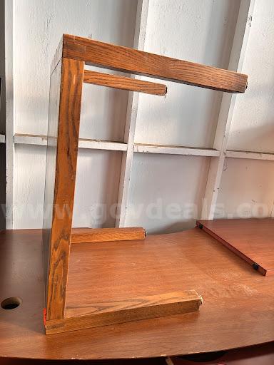 Oak Side Table   Government Surplus Auction - Photo #2
