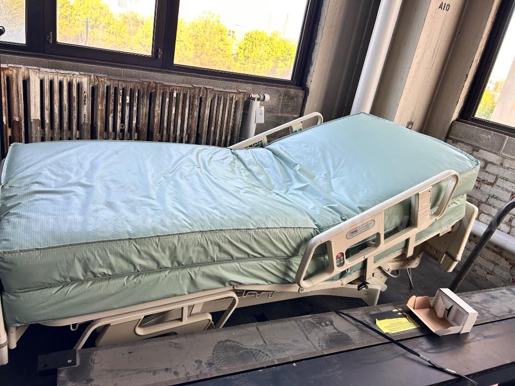 Hospital Bed with Vinyl Medical Mattress   Government Surplus Auction - Primary Photo