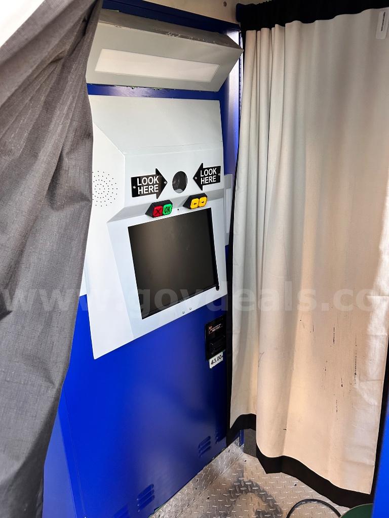 Photo Booth Cabinet with Mitsubishi Digital Color Printer   Government Surplus Auction - Photo #4