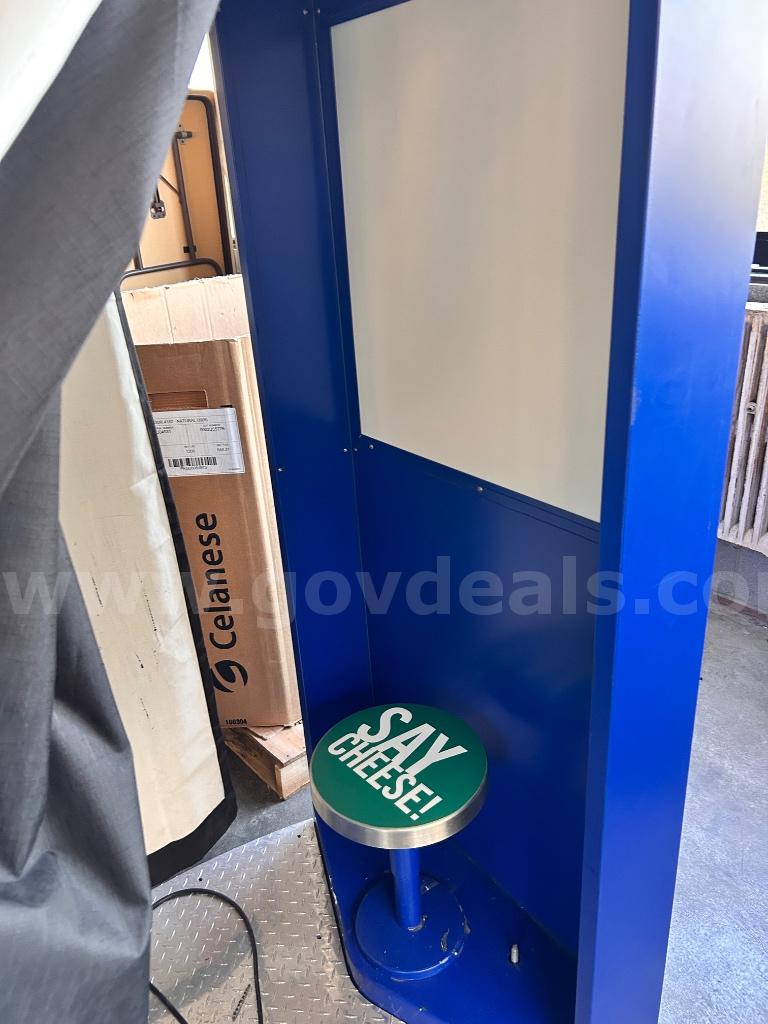 Photo Booth Cabinet with Mitsubishi Digital Color Printer   Government Surplus Auction - Photo #5