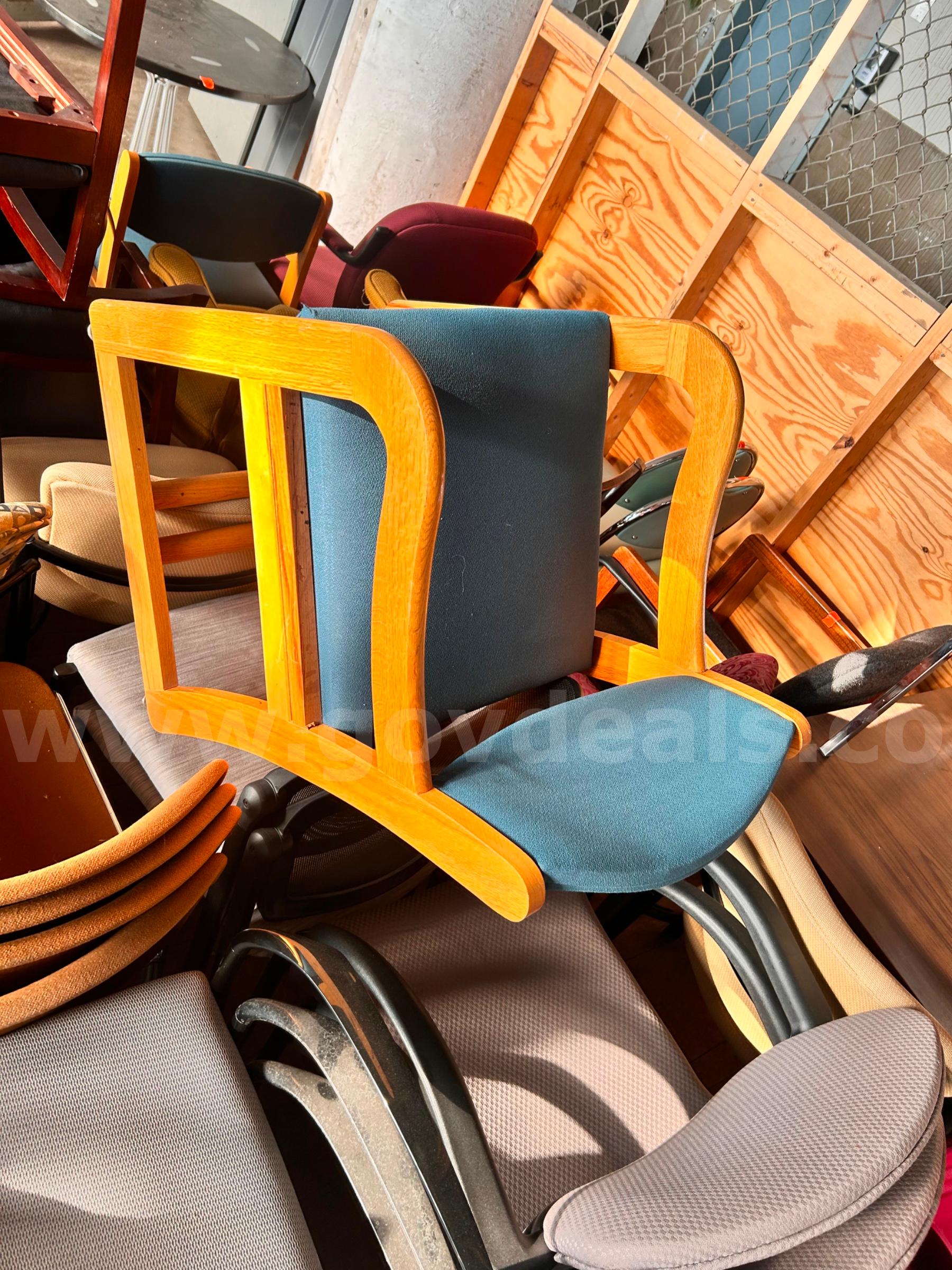 Lot of 2 Vintage Blue Chairs   Government Surplus Auction - Photo #4