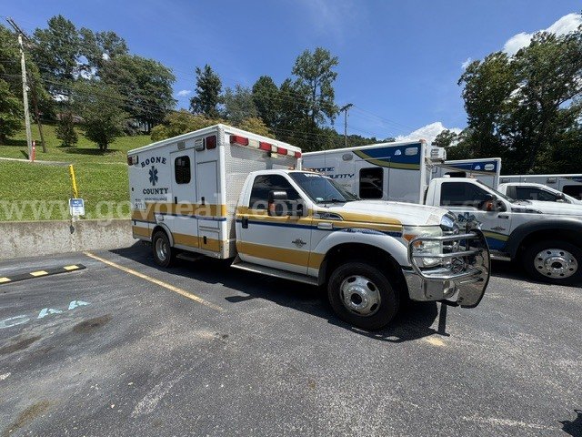 2015 Ford F-350 SD XLT DRW 4WD Ford F-350 Government Surplus Auction - Photo #3