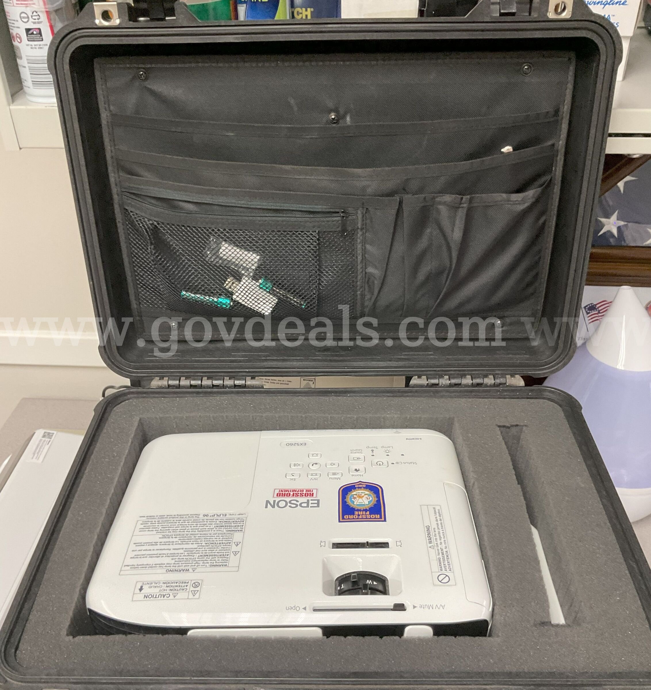 Used Epson LCD Projector EX9220 - crystal clear display.
