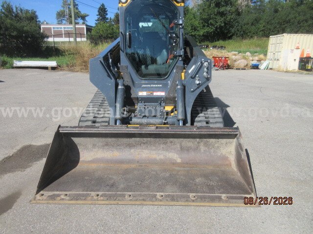 2024 John Deere SKIDSTEER - Model 331 Front Bucket Included John Deere 331 Government Surplus Auction - Photo #2