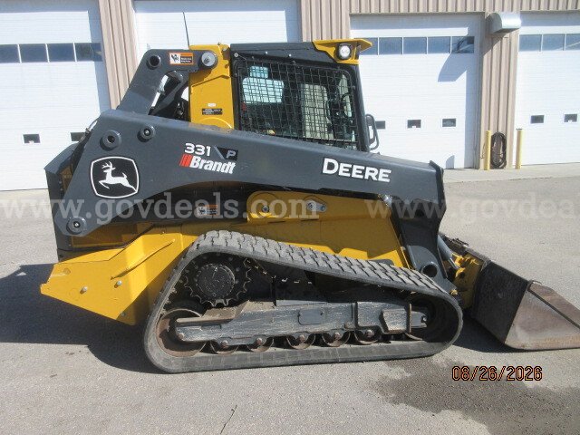 2024 John Deere SKIDSTEER - Model 331 Front Bucket Included John Deere 331 Government Surplus Auction - Photo #4