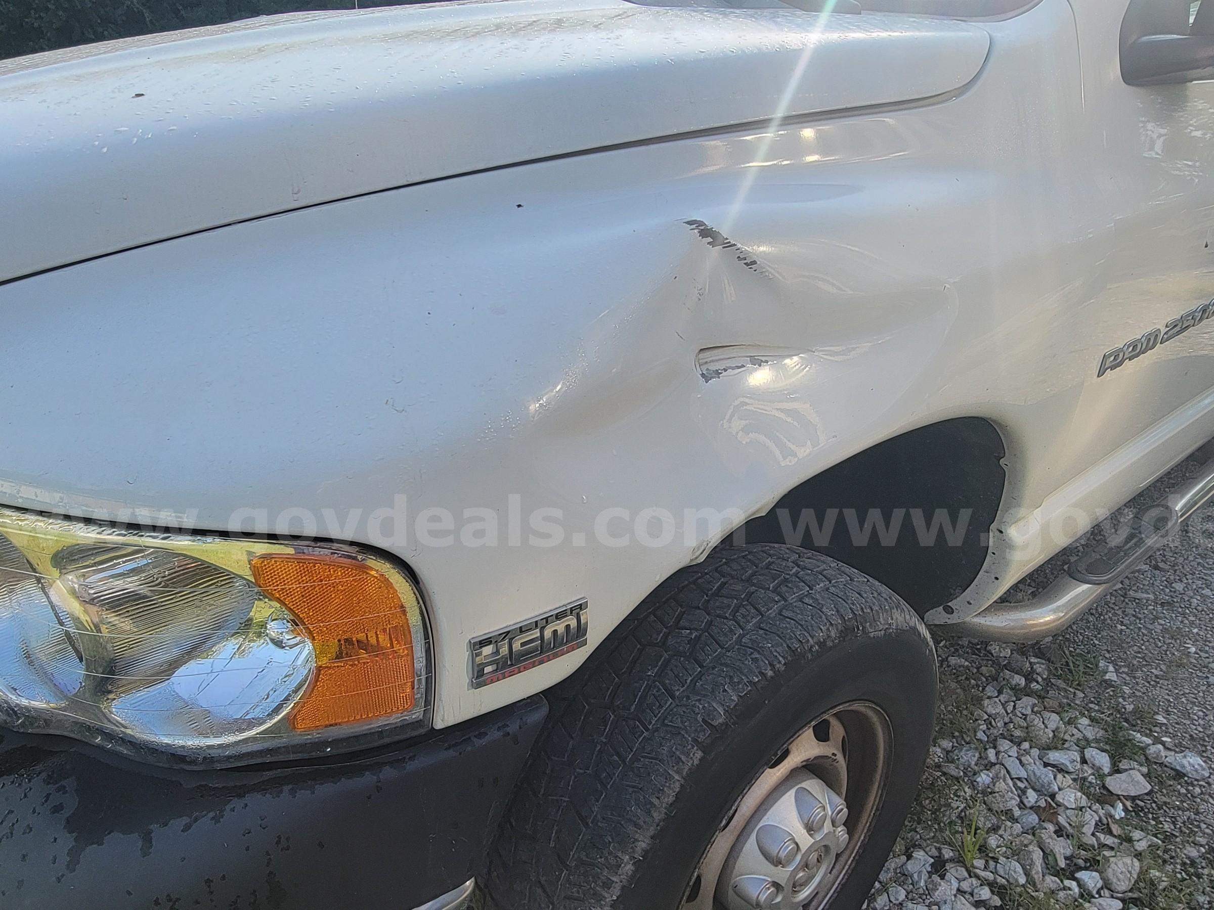 2005 Dodge Ram 2500 REGULAR CAB PICKUP 2-DR, 5.7L V8 OHV 16V. 4X4 Dodge Ram 2500 Government Surplus Auction - Photo #3