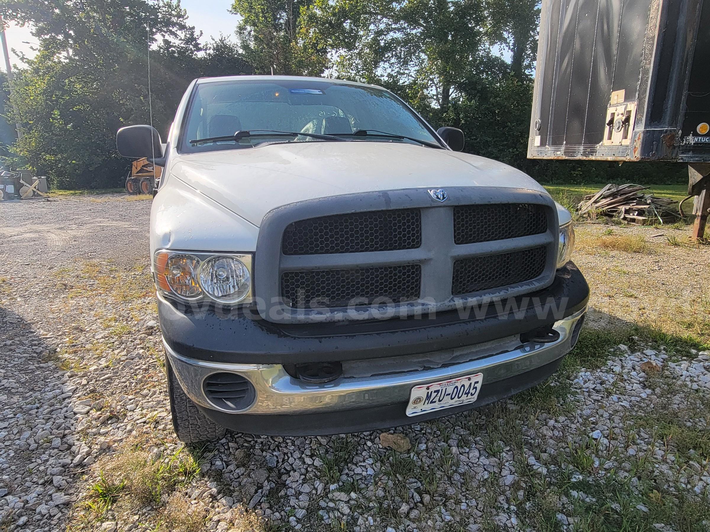 2005 Dodge Ram 2500 REGULAR CAB PICKUP 2-DR, 5.7L V8 OHV 16V. 4X4 Dodge Ram 2500 Government Surplus Auction - Photo #5