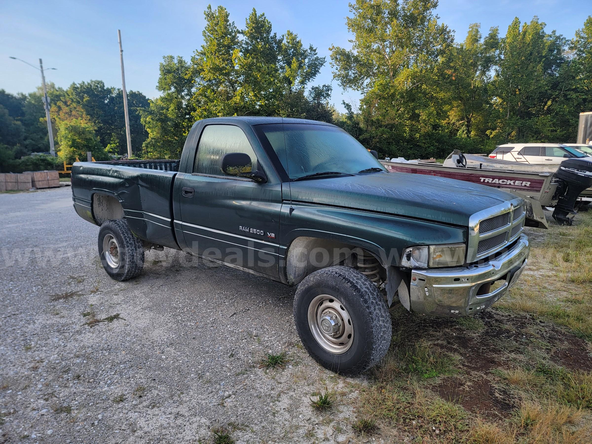2001 Dodge Ram 2500 REGULAR CAB PICKUP 2-DR, 5.9L V8 OHV 16V. Dodge Ram 2500 Government Surplus Auction - Photo #5