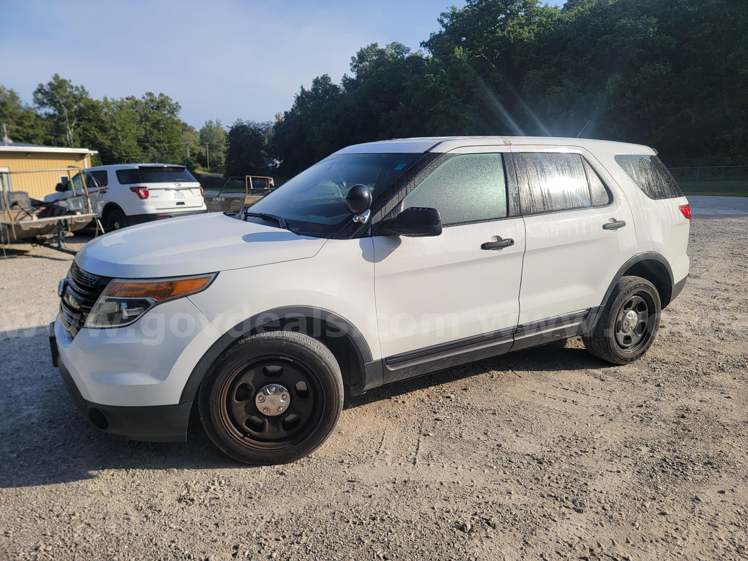 2013 Ford Explorer SPORT UTILITY 4-DR, 3.7L V6 DOHC 24V. Ford Explorer Government Surplus Auction - Photo #2