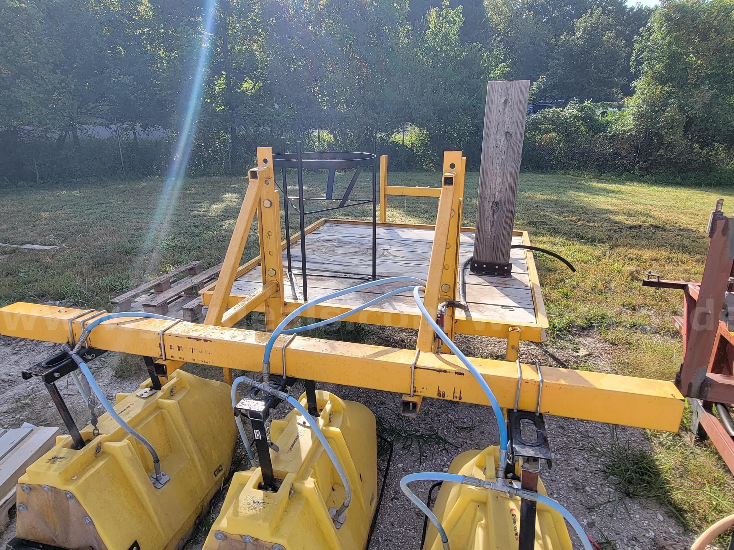 Farm use platform chemical sprayer system   Government Surplus Auction - Photo #4