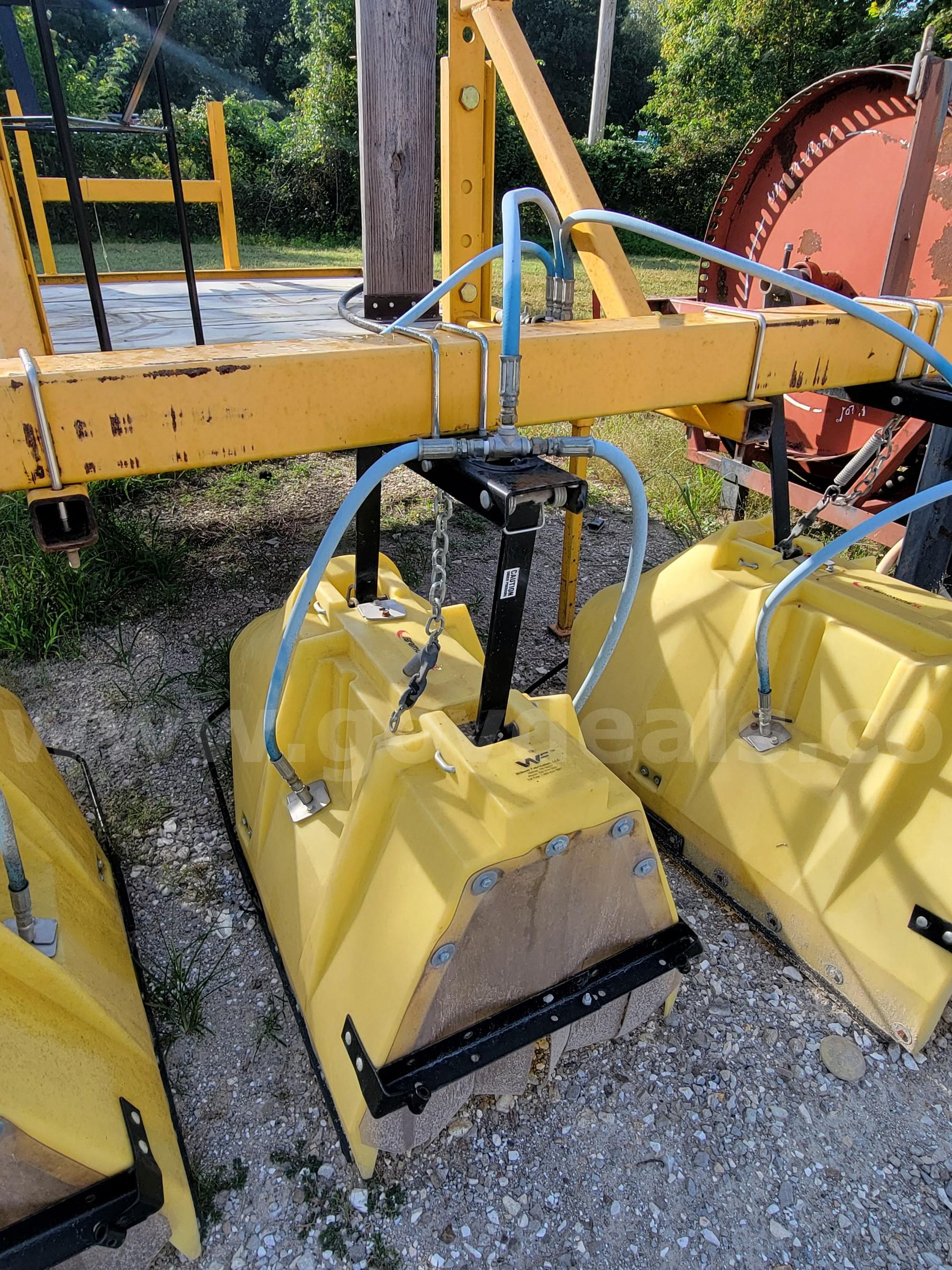 Farm use platform chemical sprayer system   Government Surplus Auction - Photo #6