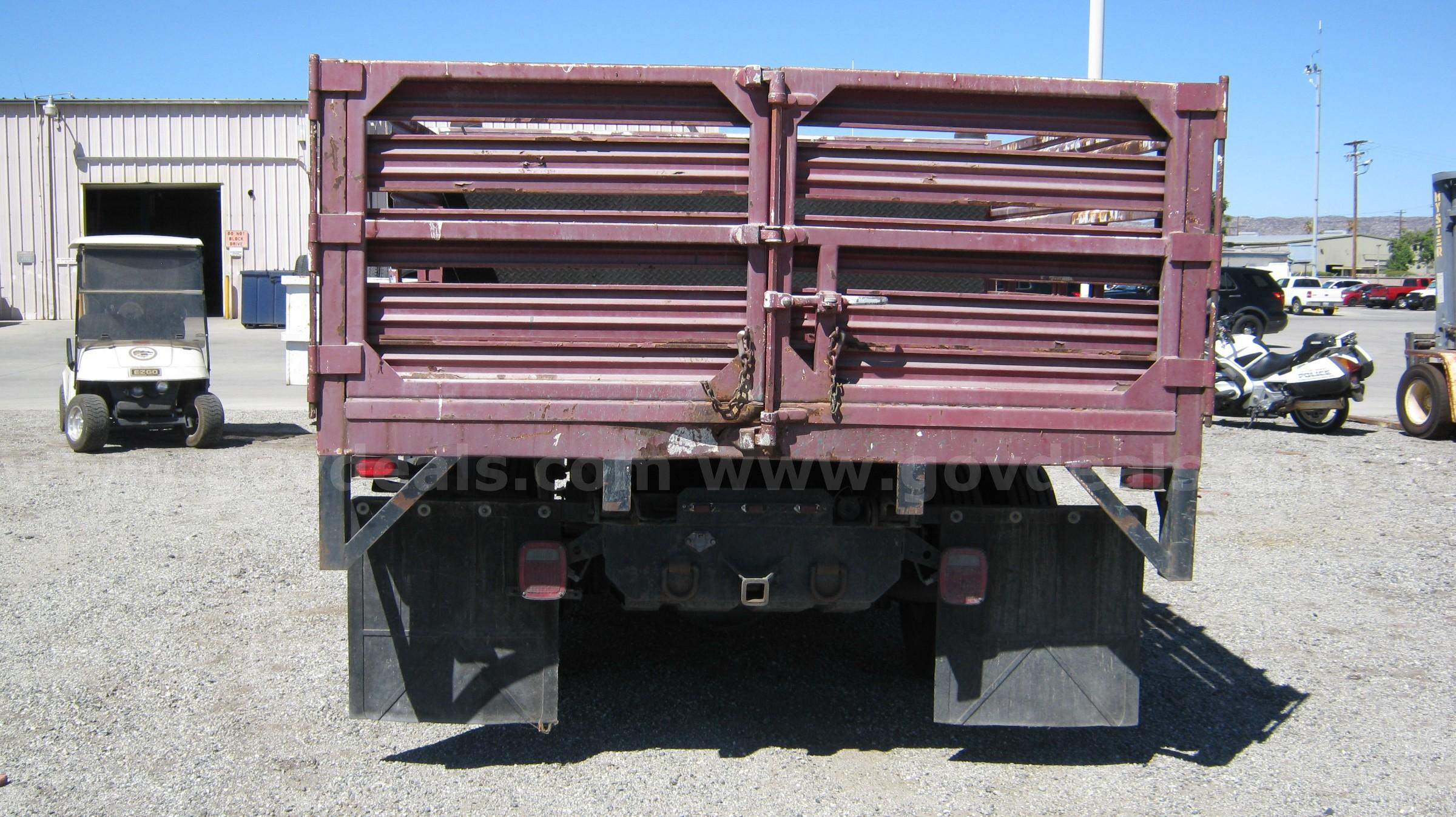 2003 Ford F-550 Ford F-550 Government Surplus Auction - Photo #3
