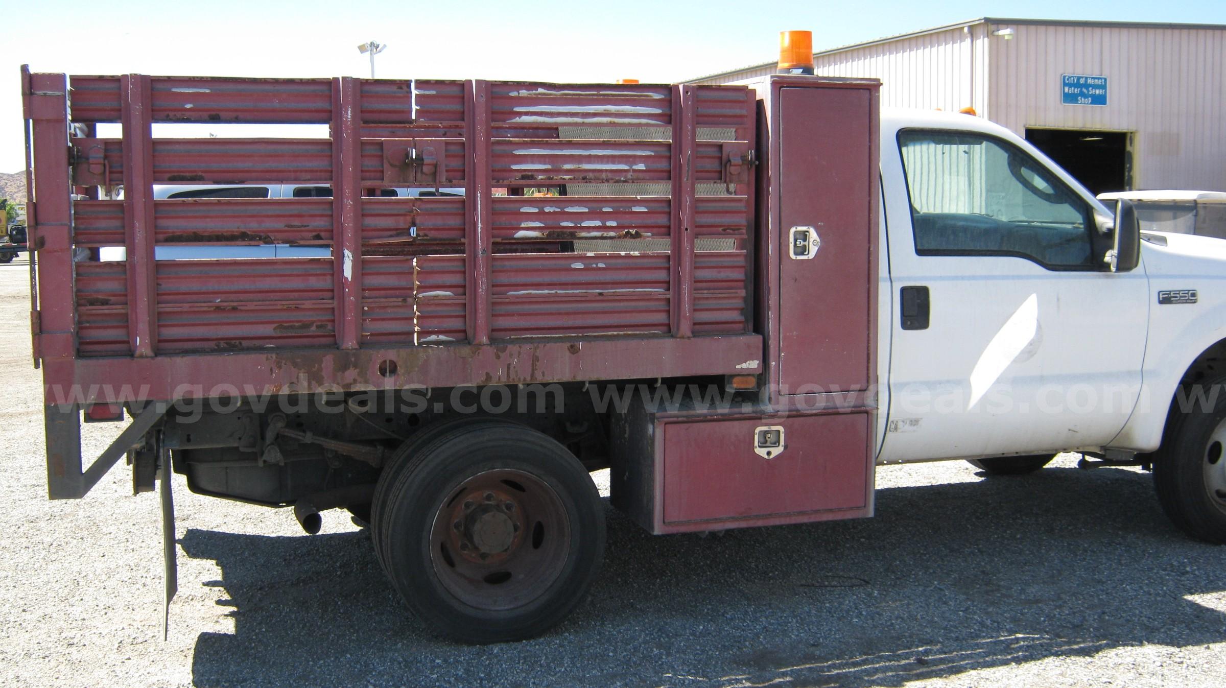 2003 Ford F-550 Ford F-550 Government Surplus Auction - Photo #4