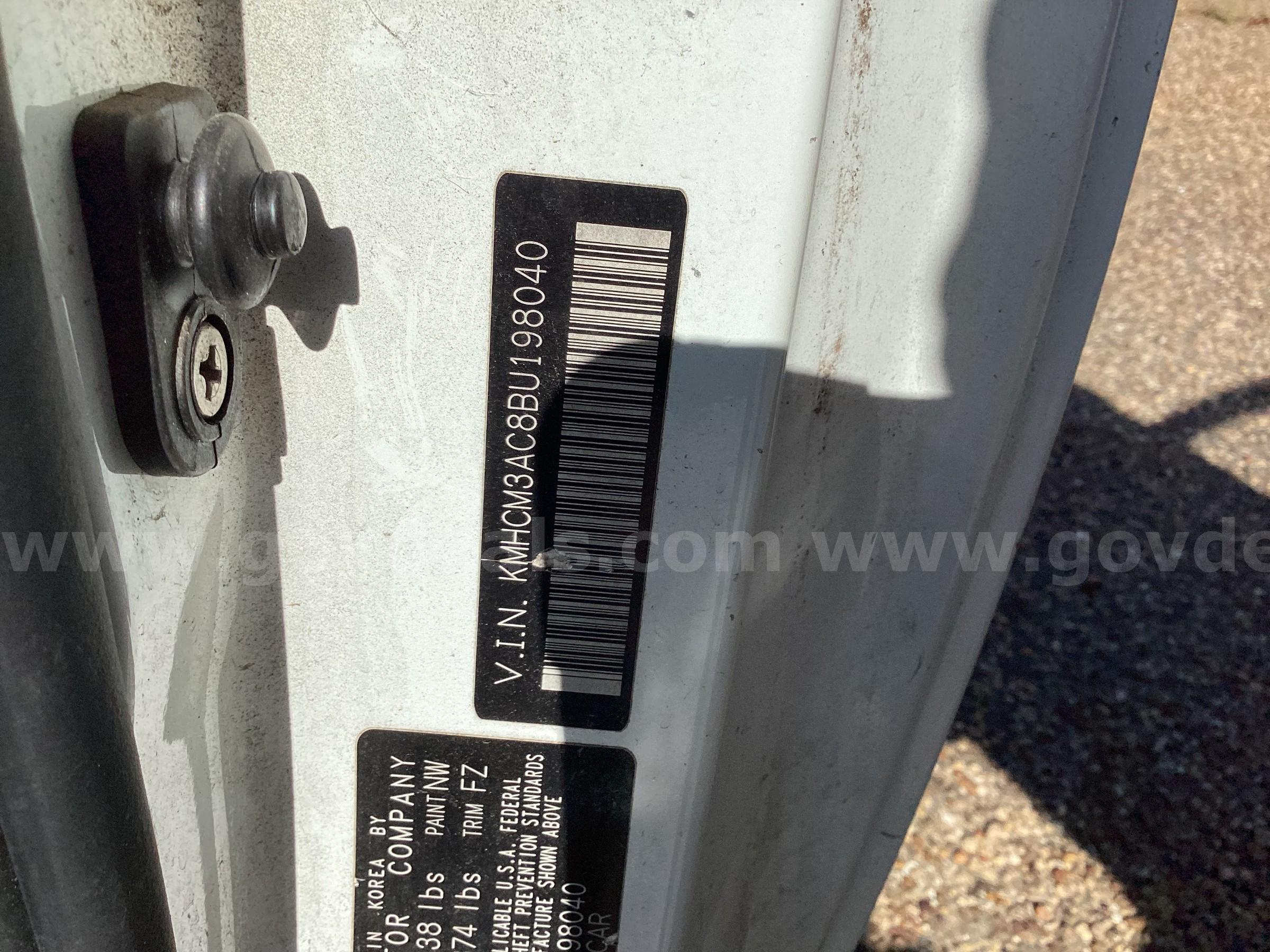 2011 Hyundai Accent GS 3-Door Hyundai Accent Government Surplus Auction - Photo #6