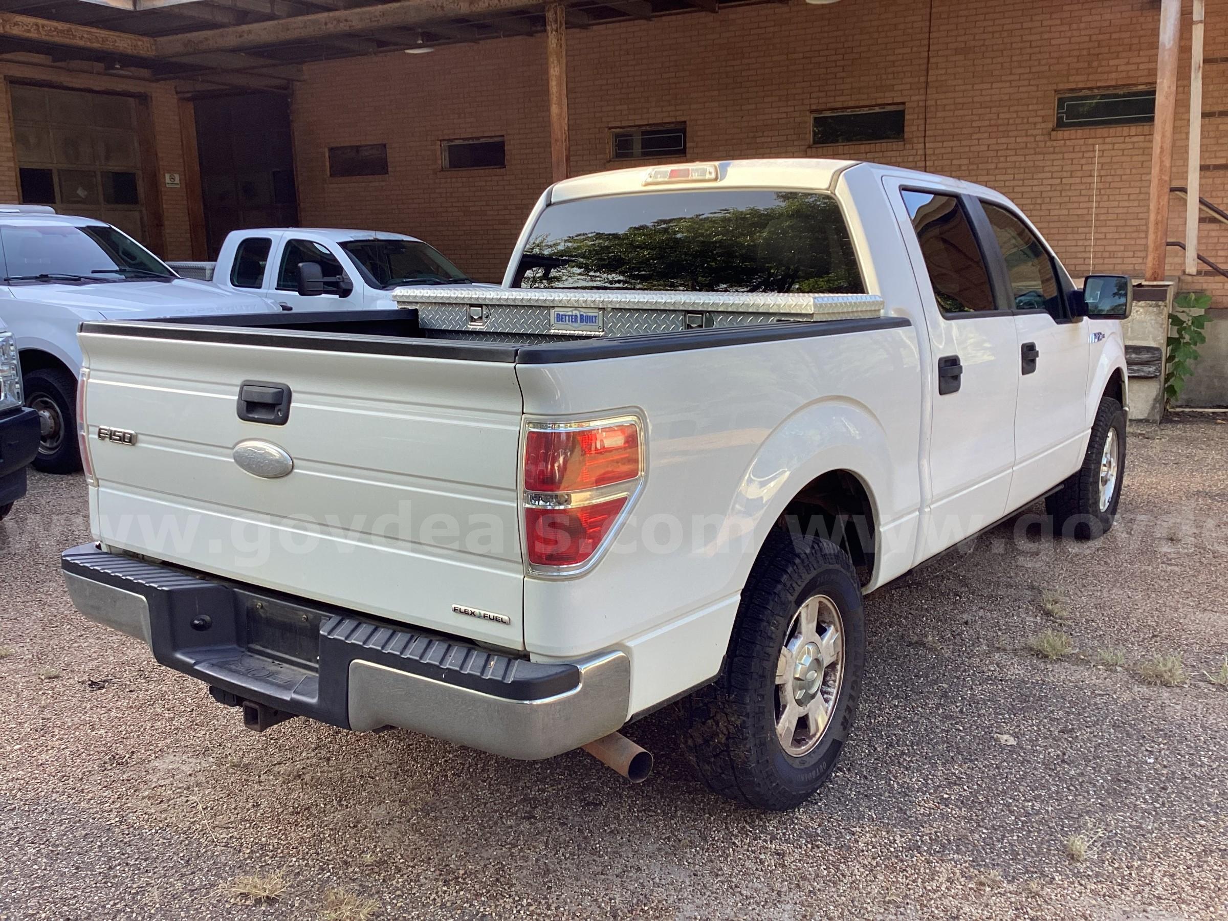 2011 Ford F-150 XLT SuperCrew 5.5-ft. Bed 4WD Ford F-150 Government Surplus Auction - Photo #3