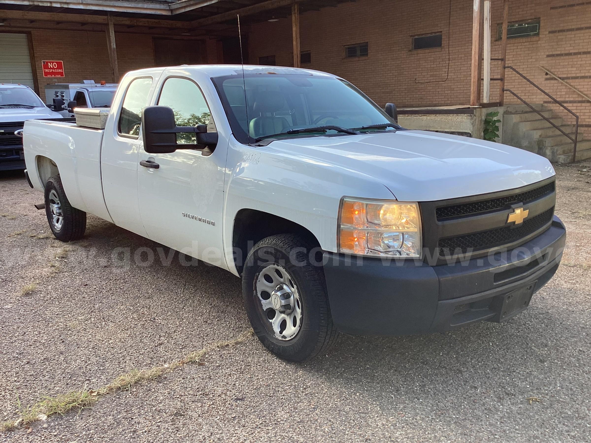 2012 Chevrolet Silverado 1500 Work Truck Ext. Cab 2WD Chevrolet Silverado Government Surplus Auction - Photo #4