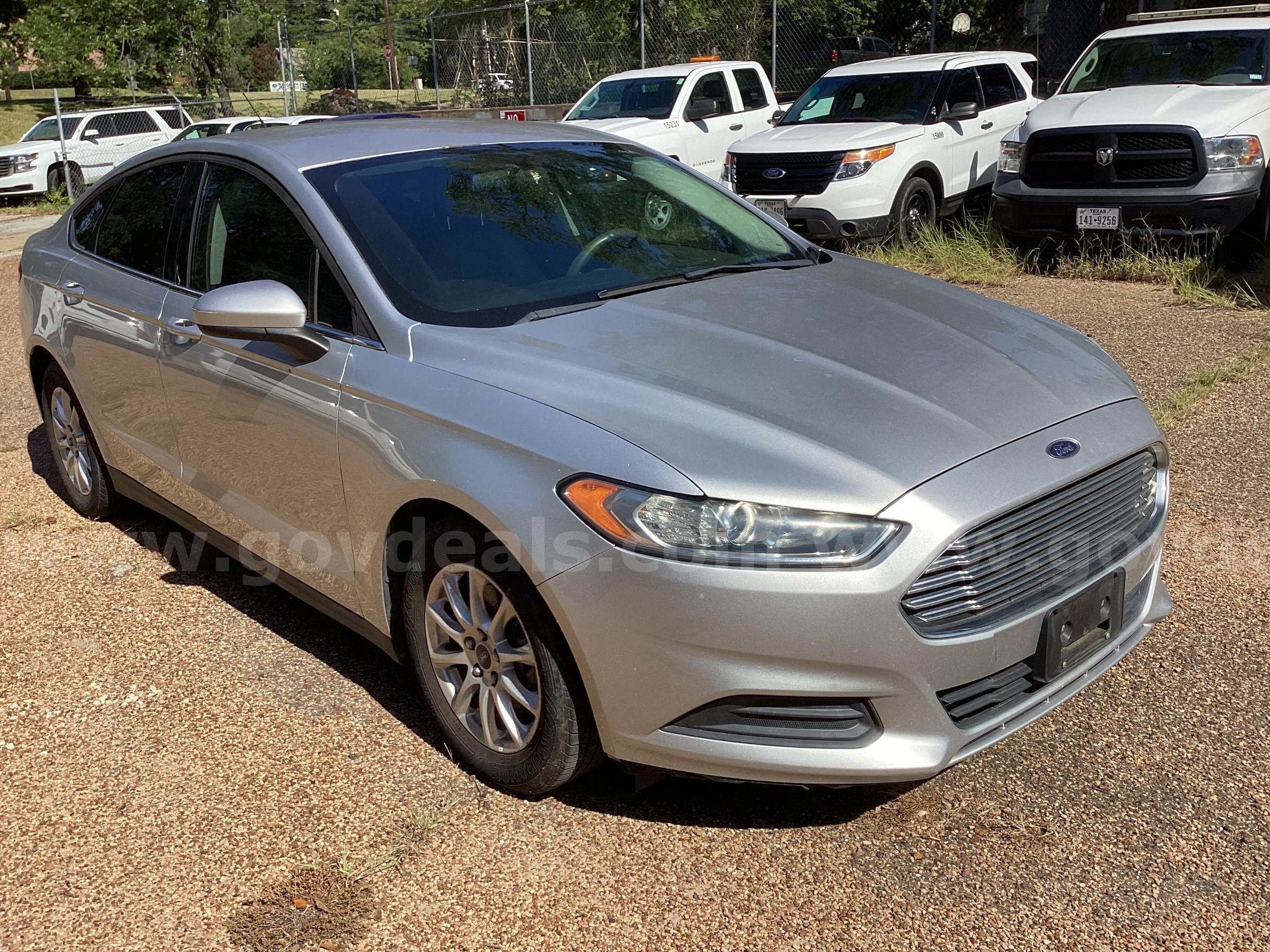 2015 Ford Fusion Ford Fusion Government Surplus Auction - Photo #4