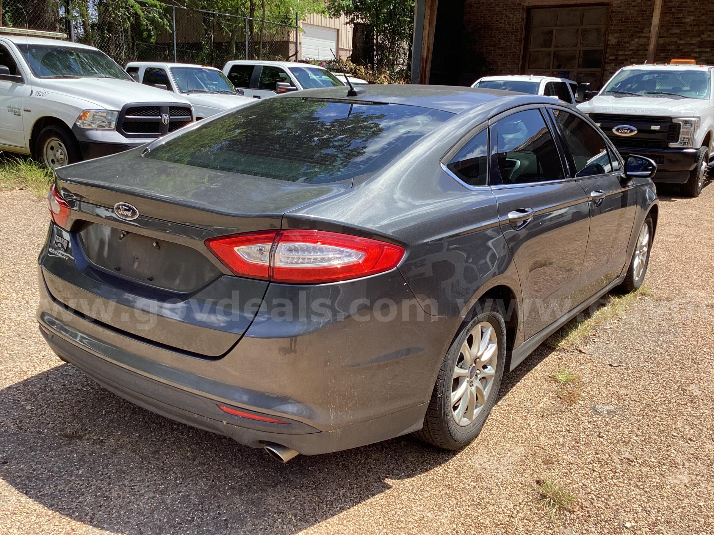 2016 Ford Fusion Ford Fusion Government Surplus Auction - Photo #3