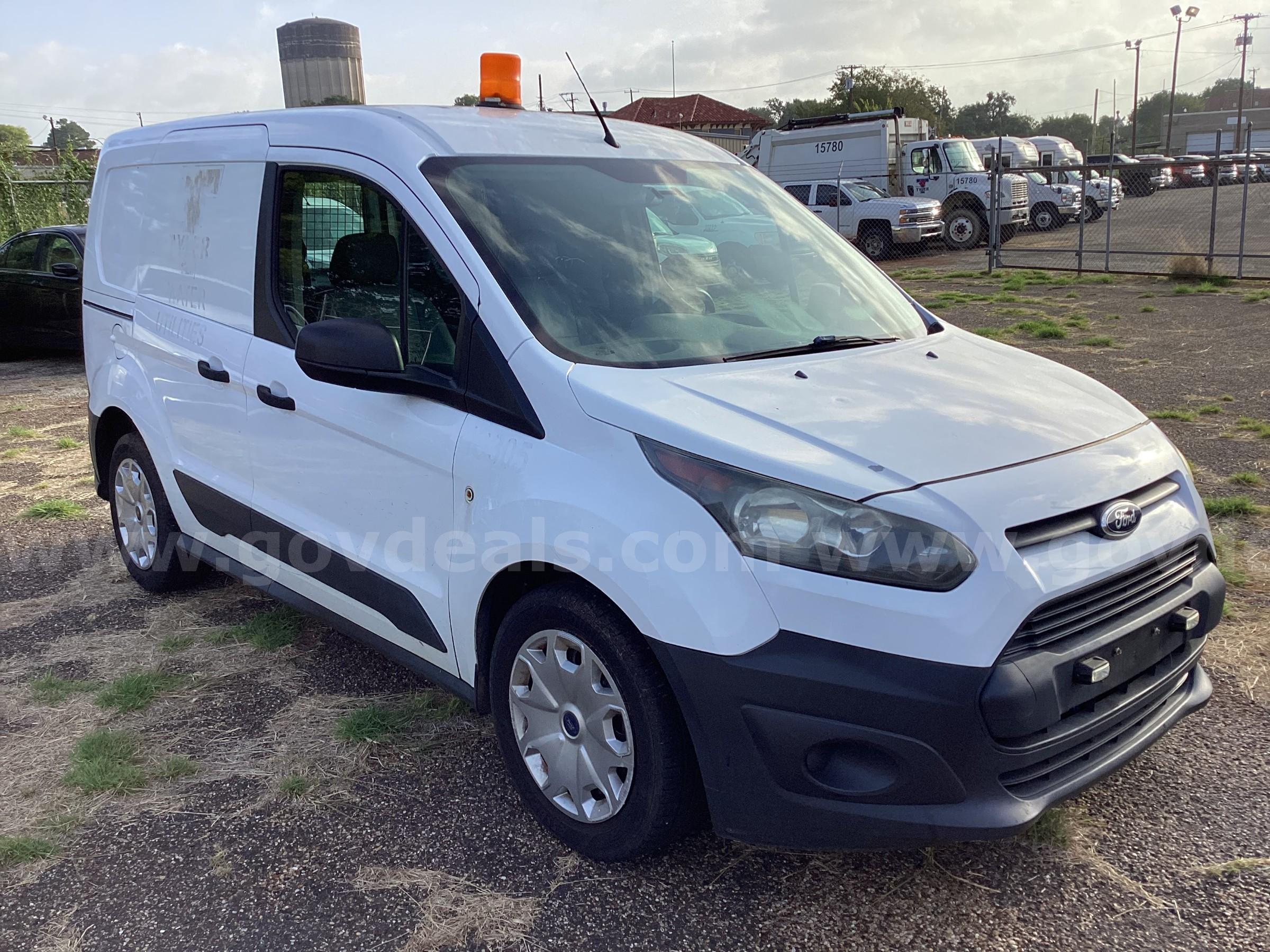 2016 Ford Transit Connect Cargo Van XL SWB w/Rear 180 Degree Door Ford Transit Government Surplus Auction - Photo #4