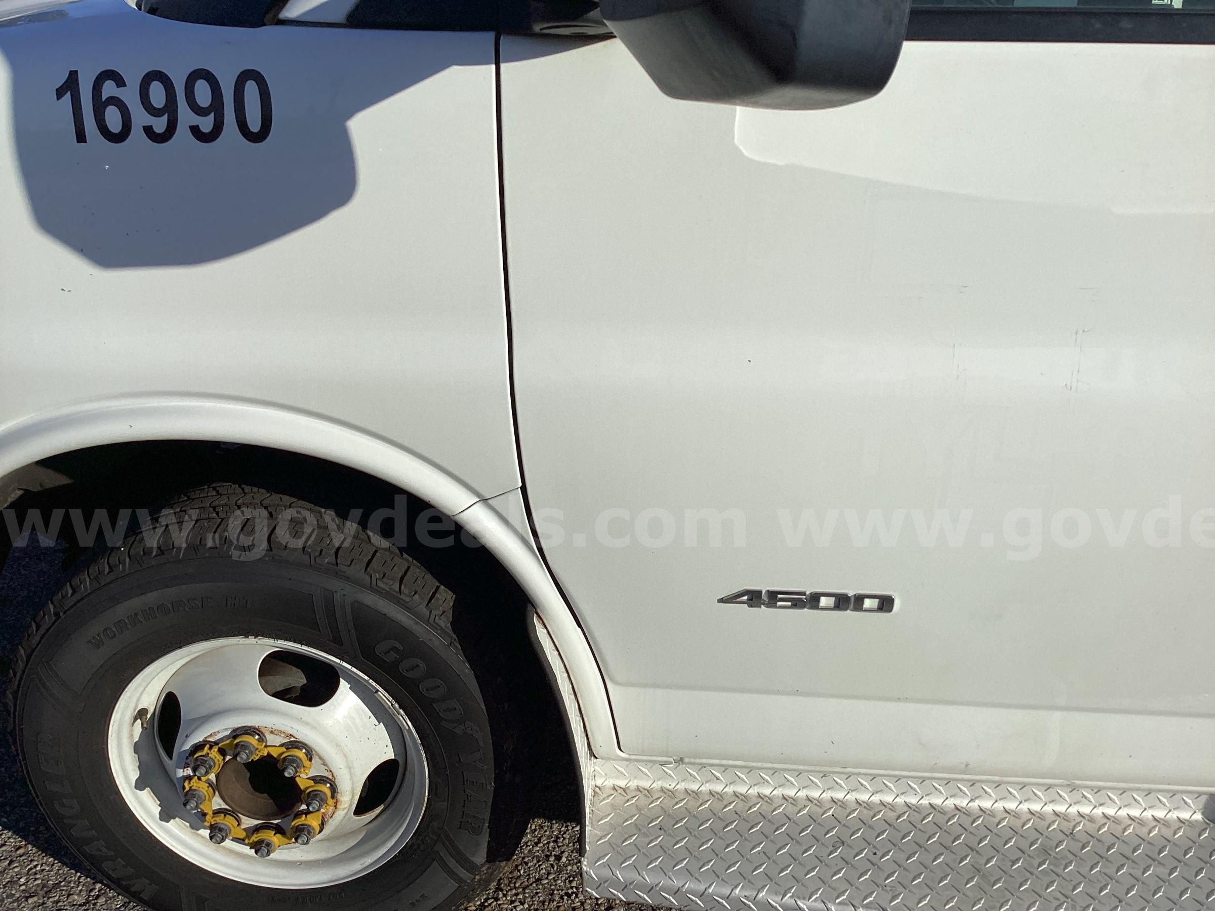 2016 Chevrolet Express Chevrolet Express Government Surplus Auction - Photo #2