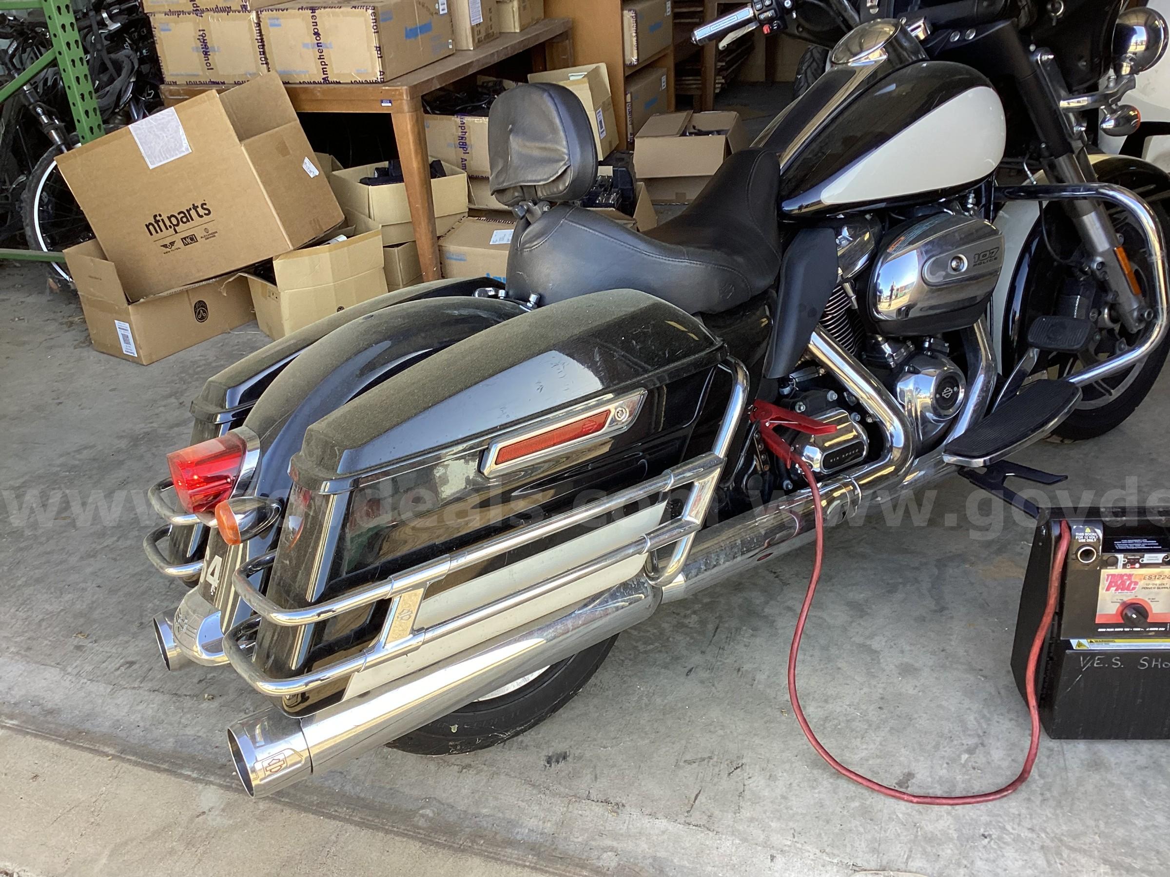 2017 Harley-Davidson FLHTP Harley-Davidson FLHTP Government Surplus Auction - Photo #4