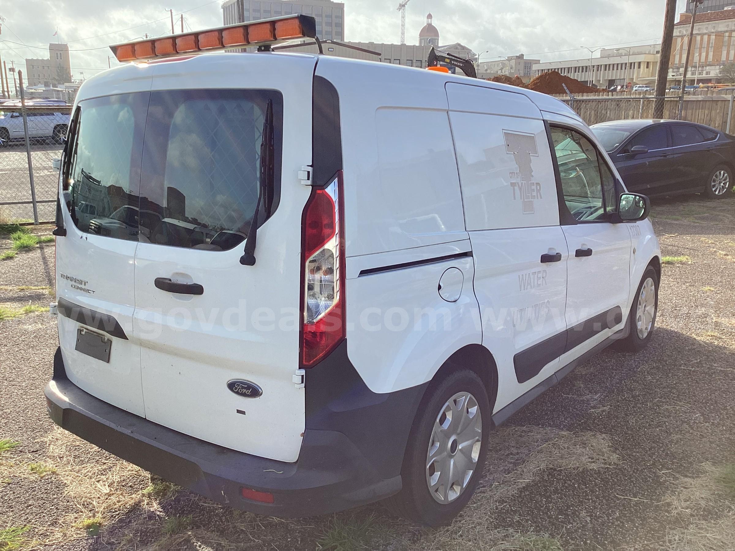 2017 Ford Transit Connect Cargo Van XL SWB w/Rear 180 Degree Door Ford Transit Government Surplus Auction - Photo #3