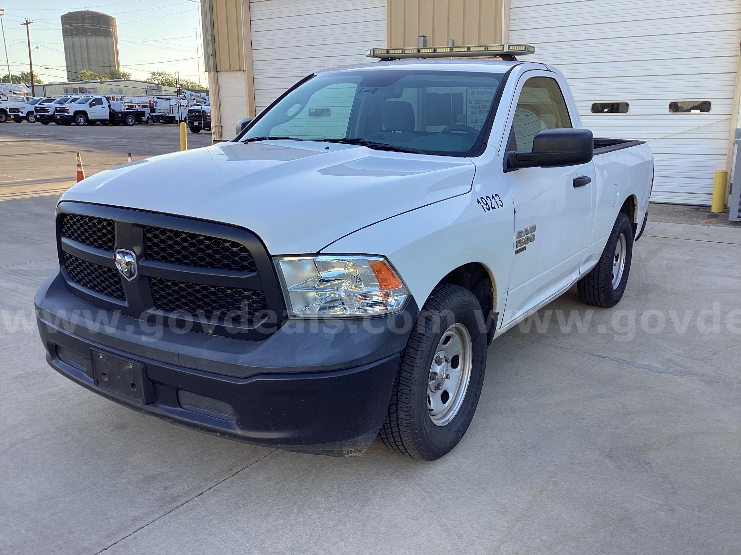 2019 RAM 1500 Classic RAM RAM 1500 Government Surplus Auction - Photo #3