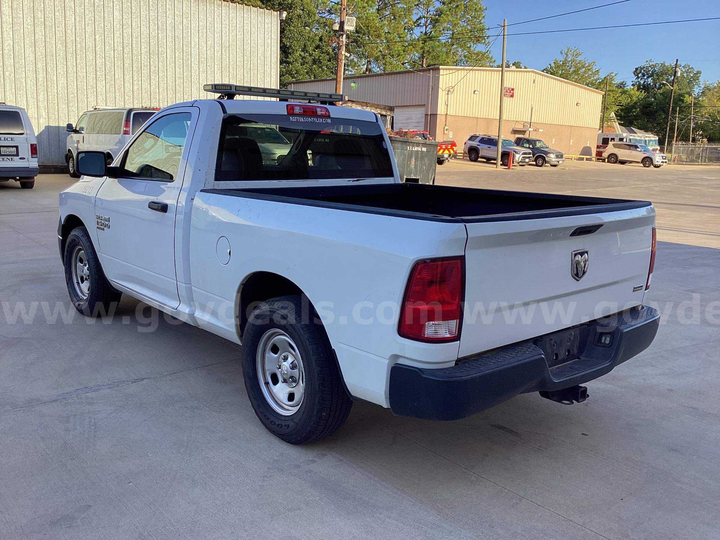 2019 RAM 1500 Classic RAM RAM 1500 Government Surplus Auction - Photo #4
