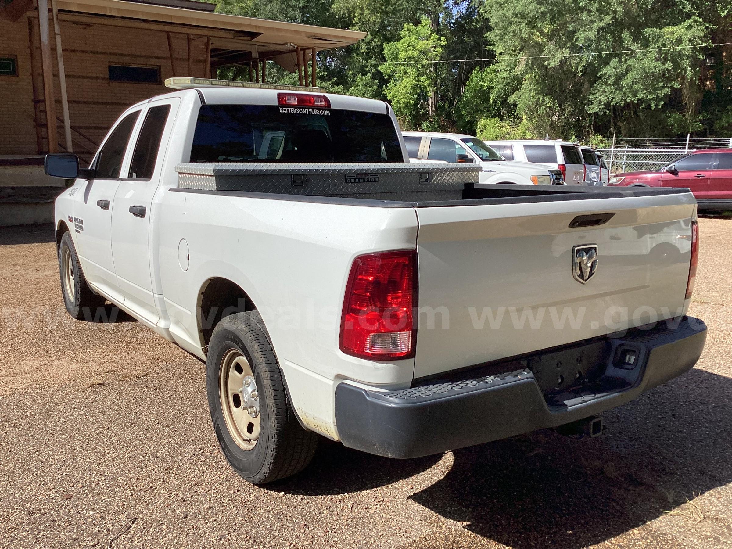 2019 RAM 1500 Classic RAM RAM 1500 Government Surplus Auction - Photo #2