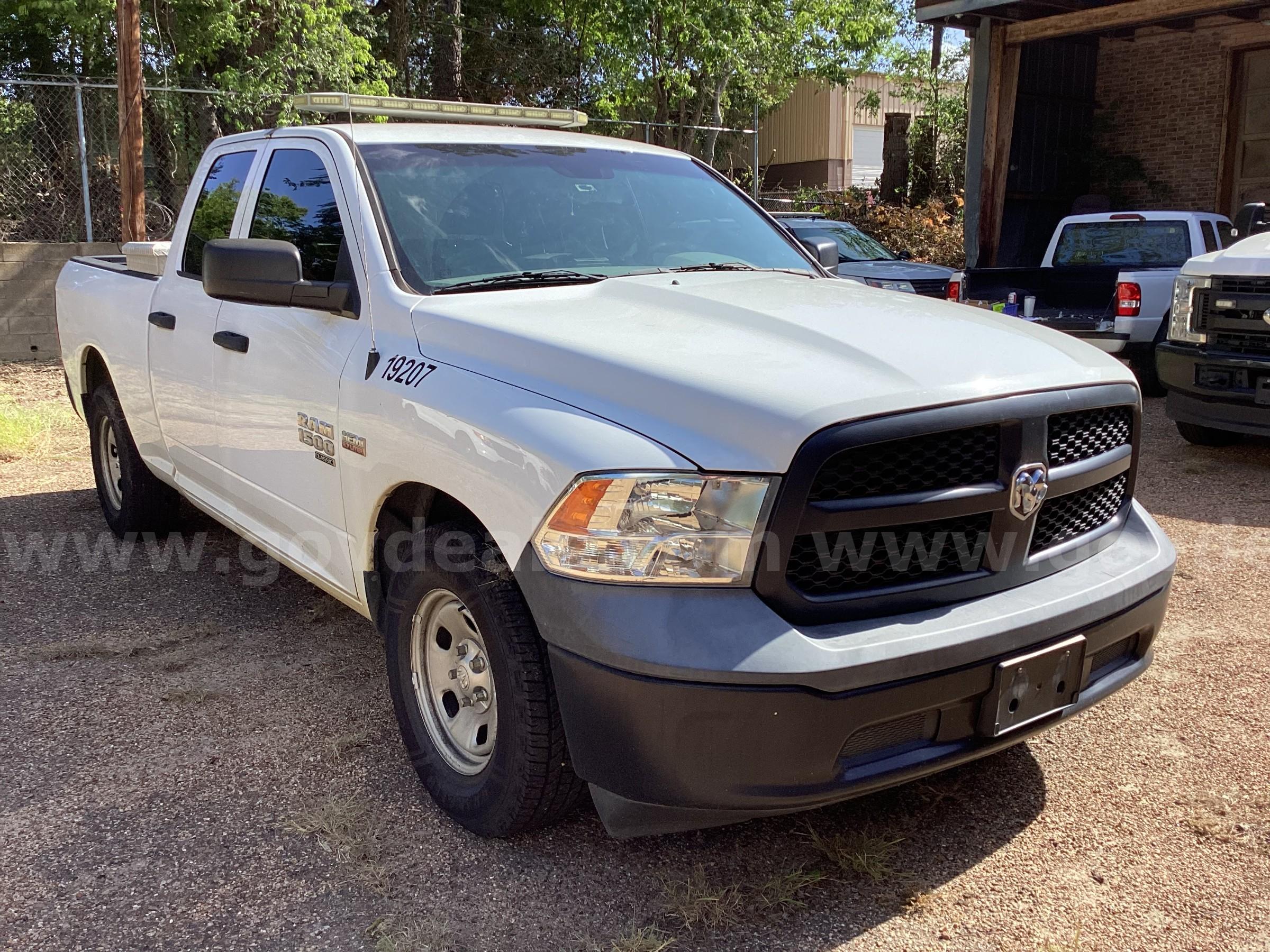 2019 RAM 1500 Classic RAM RAM 1500 Government Surplus Auction - Photo #4