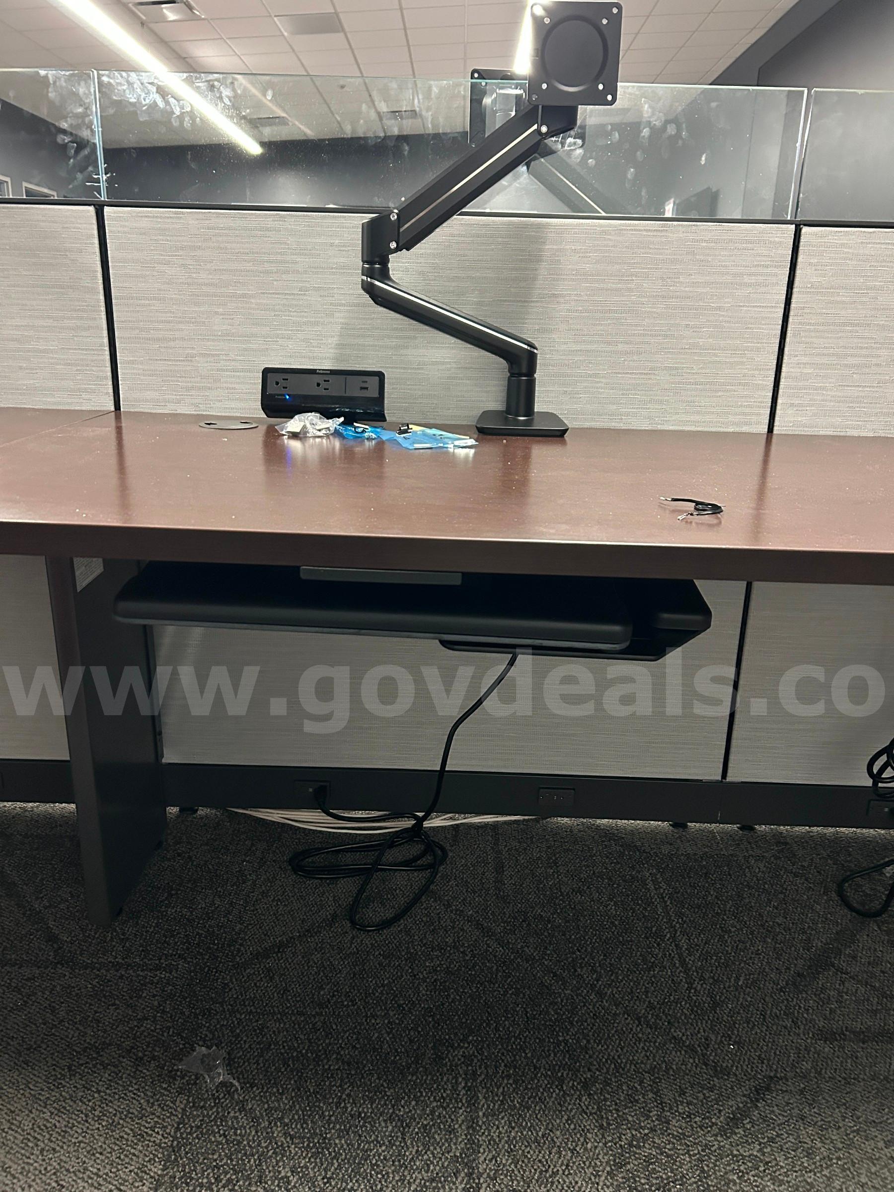 LOT of Fellowes Keyboard Trays   Government Surplus Auction - Photo #2